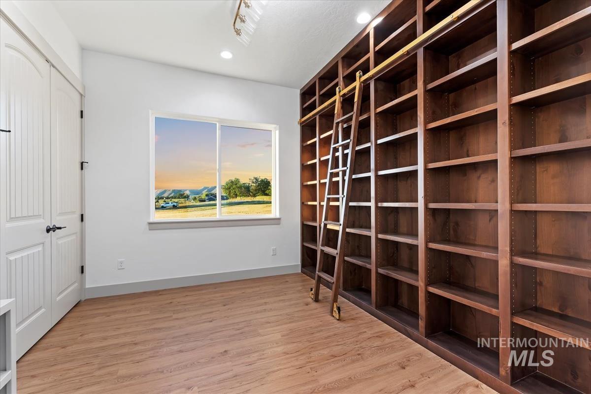 3700 Lexington Ln, Emmett, Idaho 83617, 3 Bedrooms, 2.5 Bathrooms, Residential For Sale, Price $1,061,189, 98970547