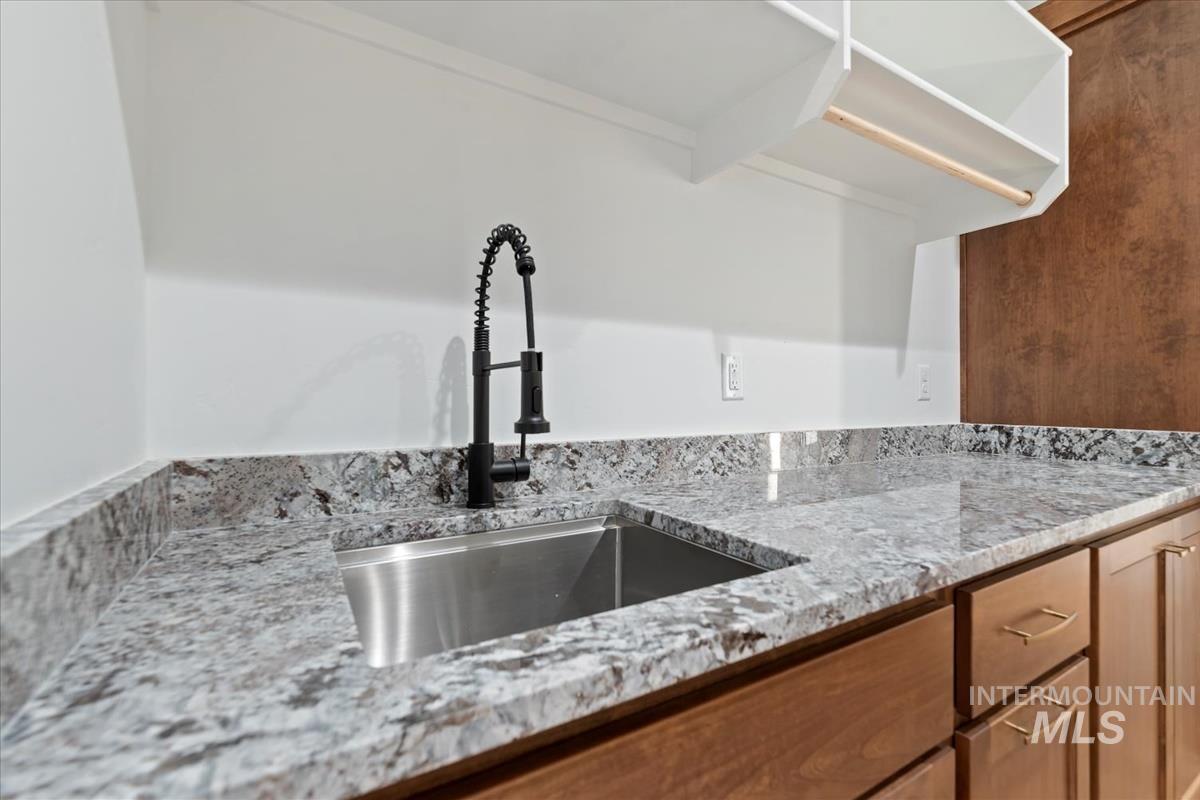 3700 Lexington Ln, Emmett, Idaho 83617, 3 Bedrooms, 2.5 Bathrooms, Residential For Sale, Price $1,061,189, 98970547