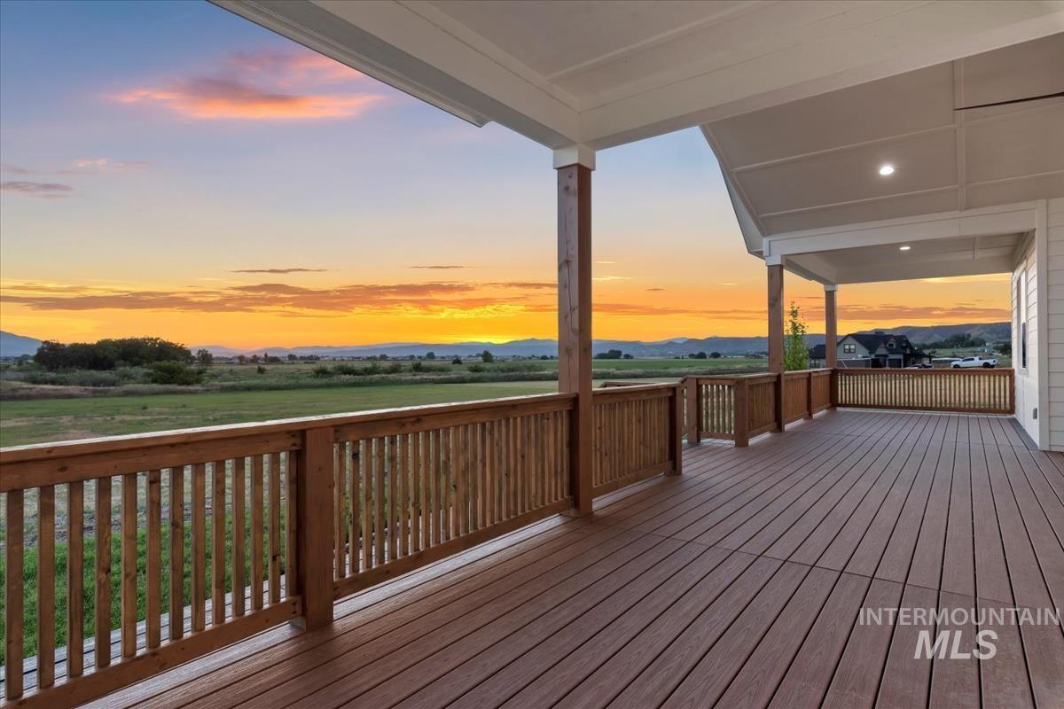 3700 Lexington Ln, Emmett, Idaho 83617, 3 Bedrooms, 2.5 Bathrooms, Residential For Sale, Price $1,061,189, 98970547