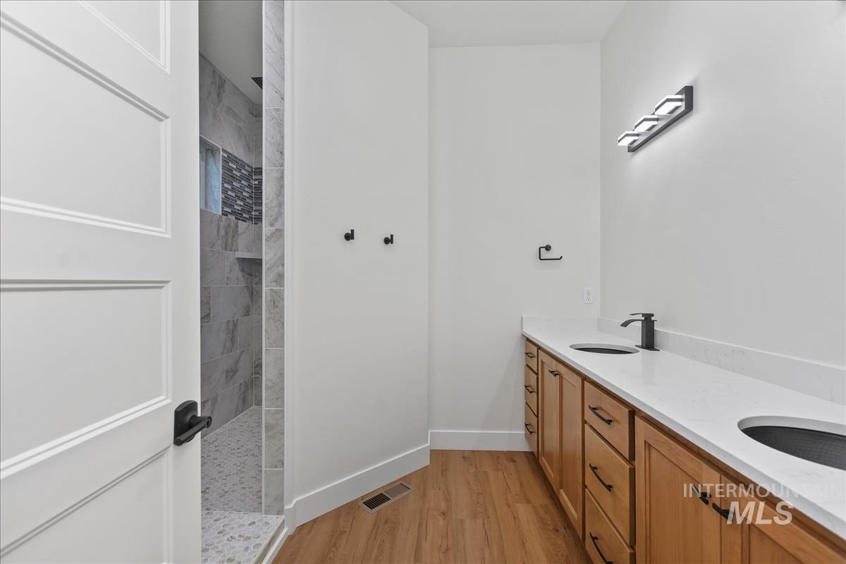 3680 Lexington Ln, Emmett, Idaho 83617, 3 Bedrooms, 3 Bathrooms, Residential For Sale, Price $1,054,763, 98970548