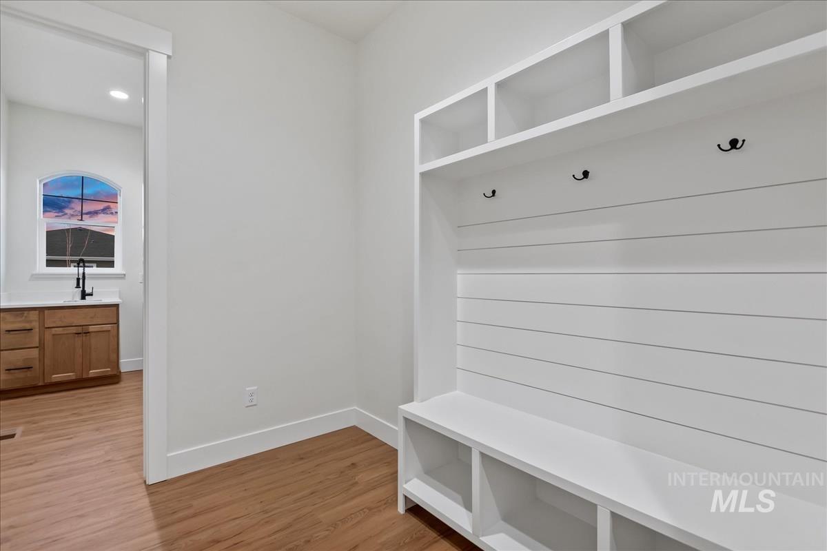 3680 Lexington Ln, Emmett, Idaho 83617, 3 Bedrooms, 3 Bathrooms, Residential For Sale, Price $1,054,763, 98970548