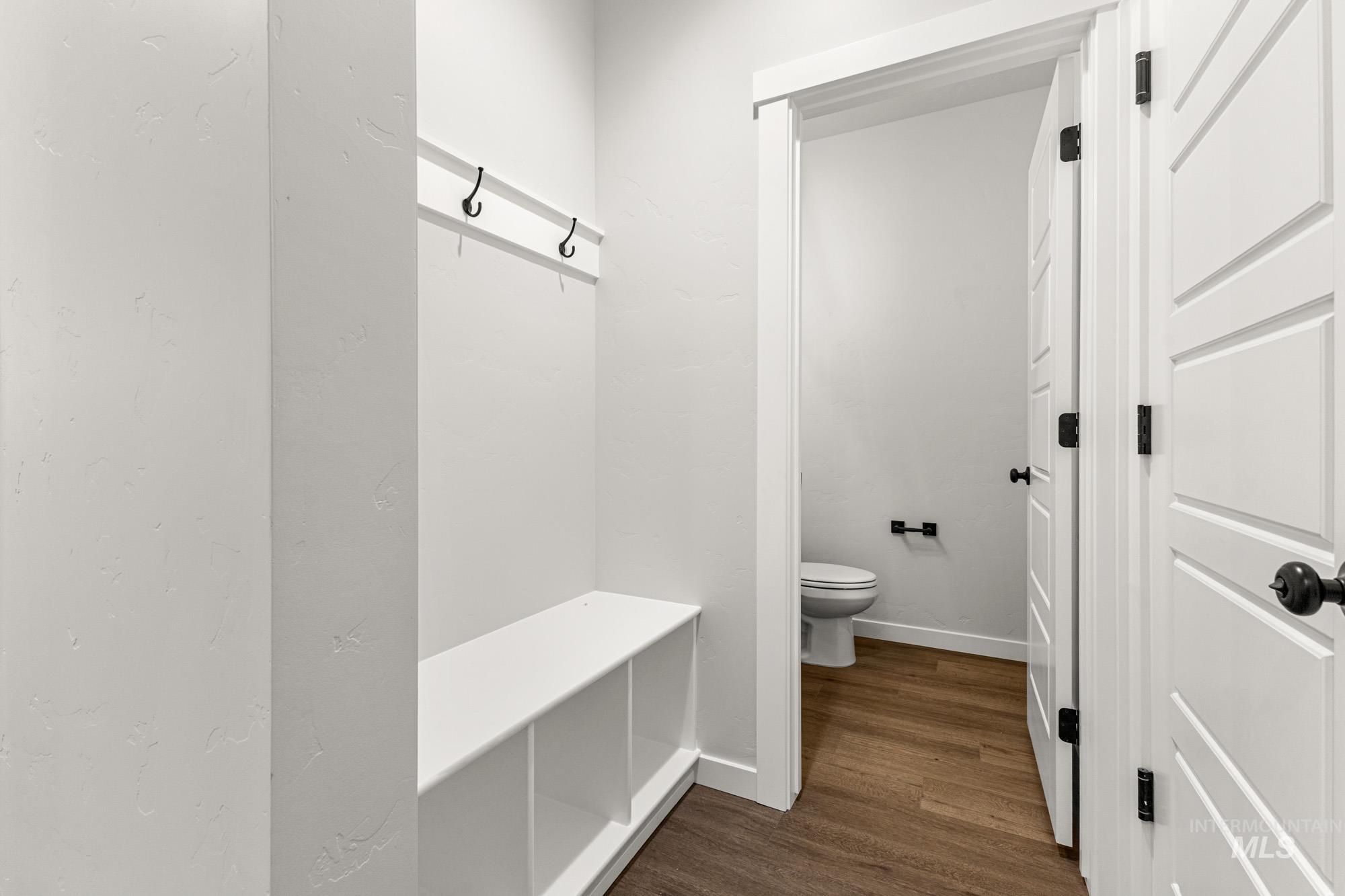 936 N Mirror Creek Way, Meridian, Idaho 83642, 3 Bedrooms, 2.5 Bathrooms, Residential For Sale, Price $464,990,MLS 98970559