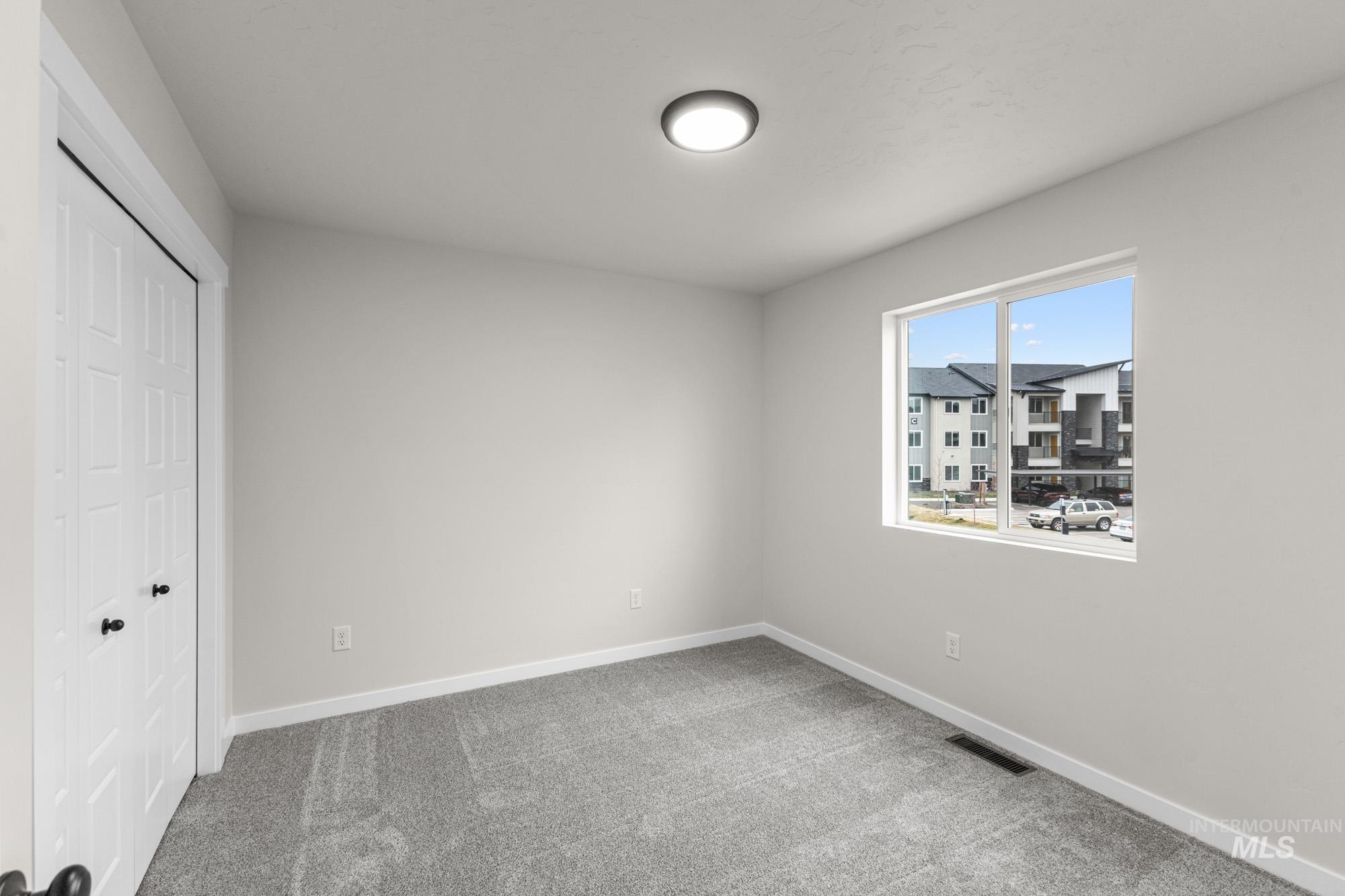 936 N Mirror Creek Way, Meridian, Idaho 83642, 3 Bedrooms, 2.5 Bathrooms, Residential For Sale, Price $464,990,MLS 98970559