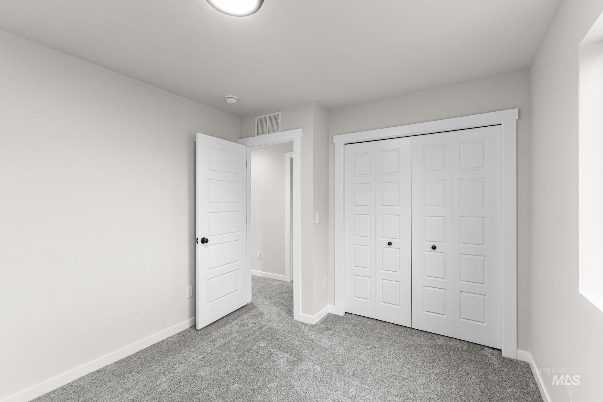 936 N Mirror Creek Way, Meridian, Idaho 83642, 3 Bedrooms, 2.5 Bathrooms, Residential For Sale, Price $464,990,MLS 98970559