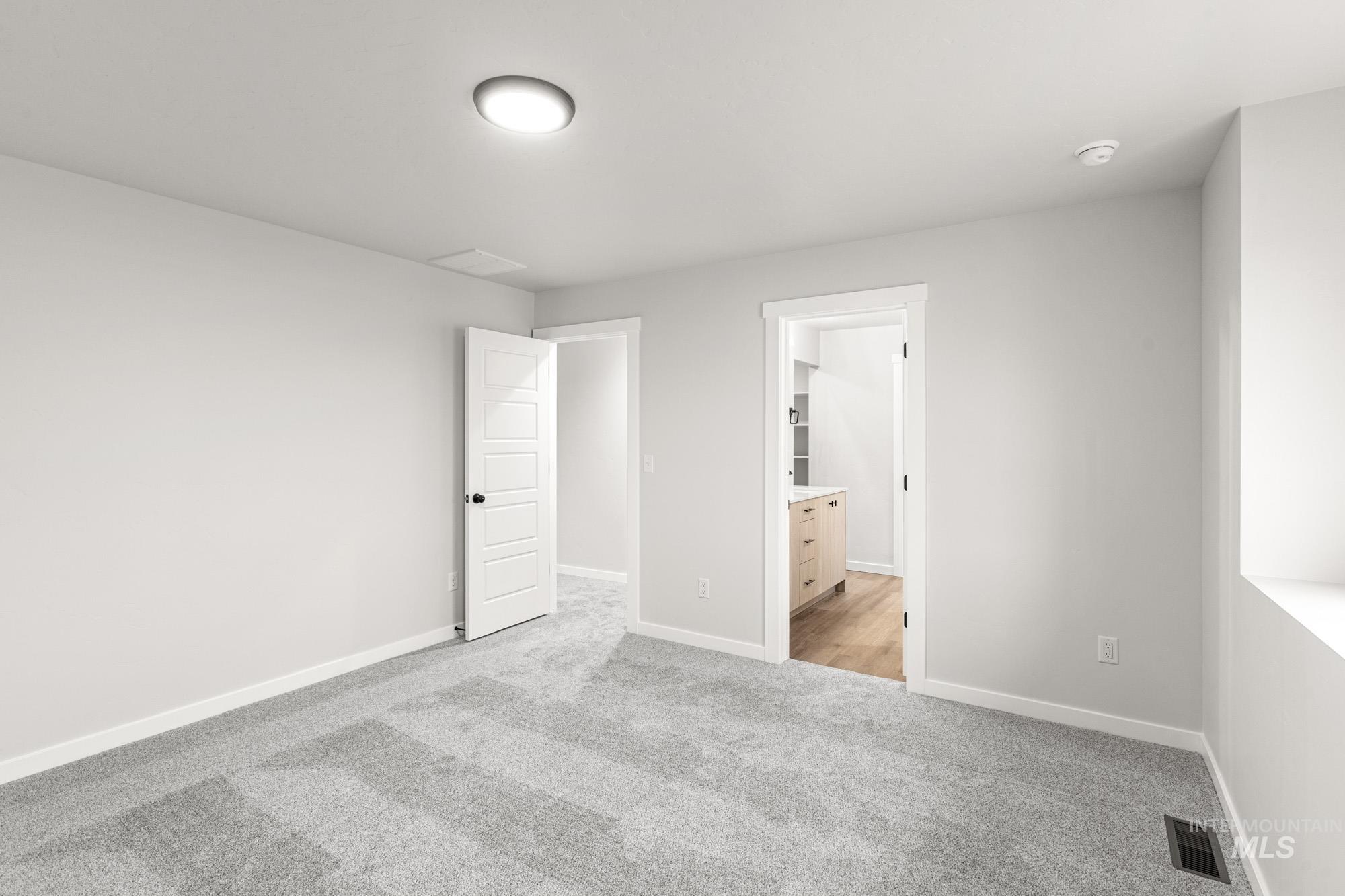 936 N Mirror Creek Way, Meridian, Idaho 83642, 3 Bedrooms, 2.5 Bathrooms, Residential For Sale, Price $464,990,MLS 98970559