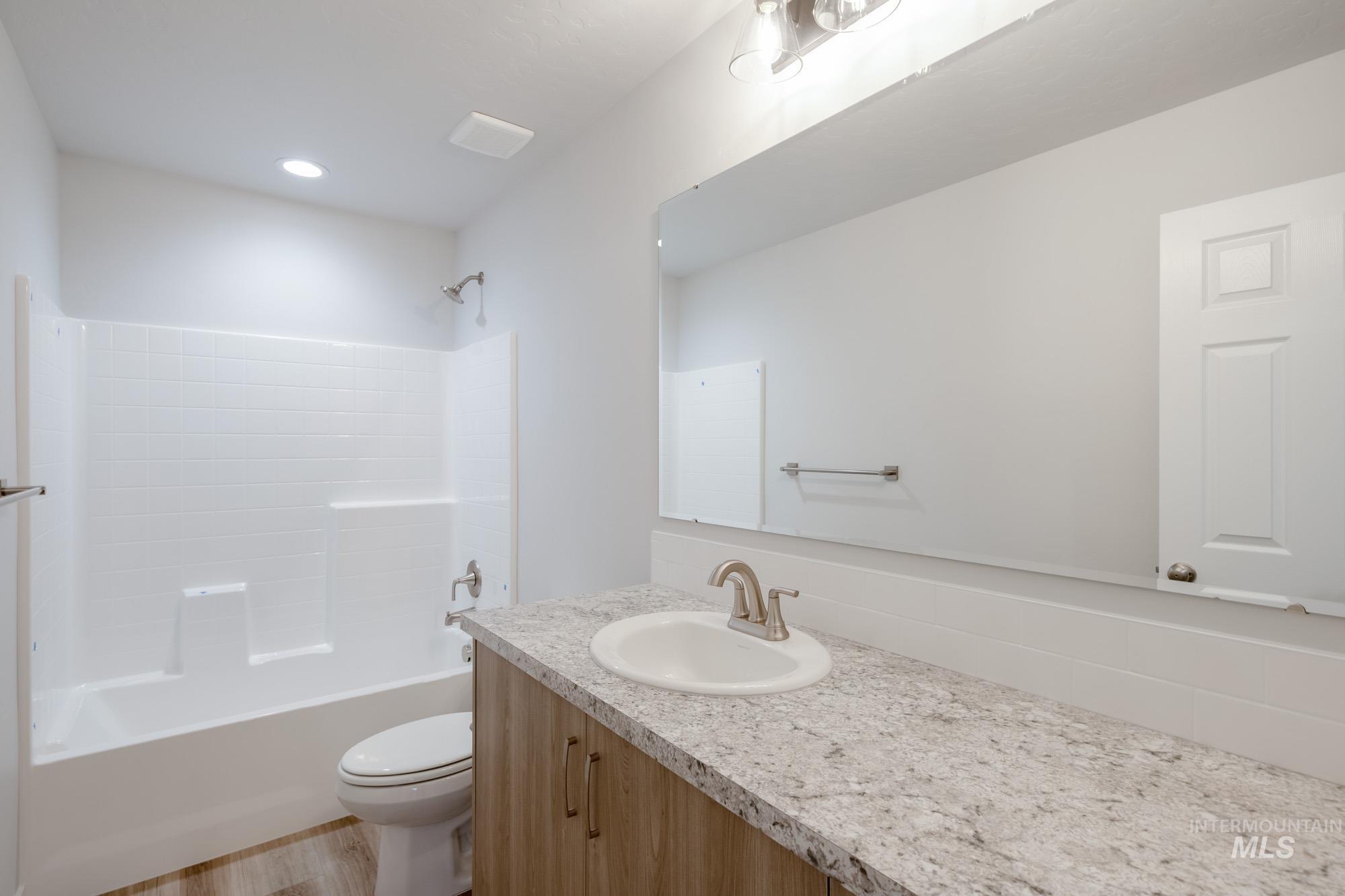 7303 S Bungalow Ave, Meridian, Idaho 83642, 4 Bedrooms, 2.5 Bathrooms, Residential For Sale, Price $444,990,MLS 98970568