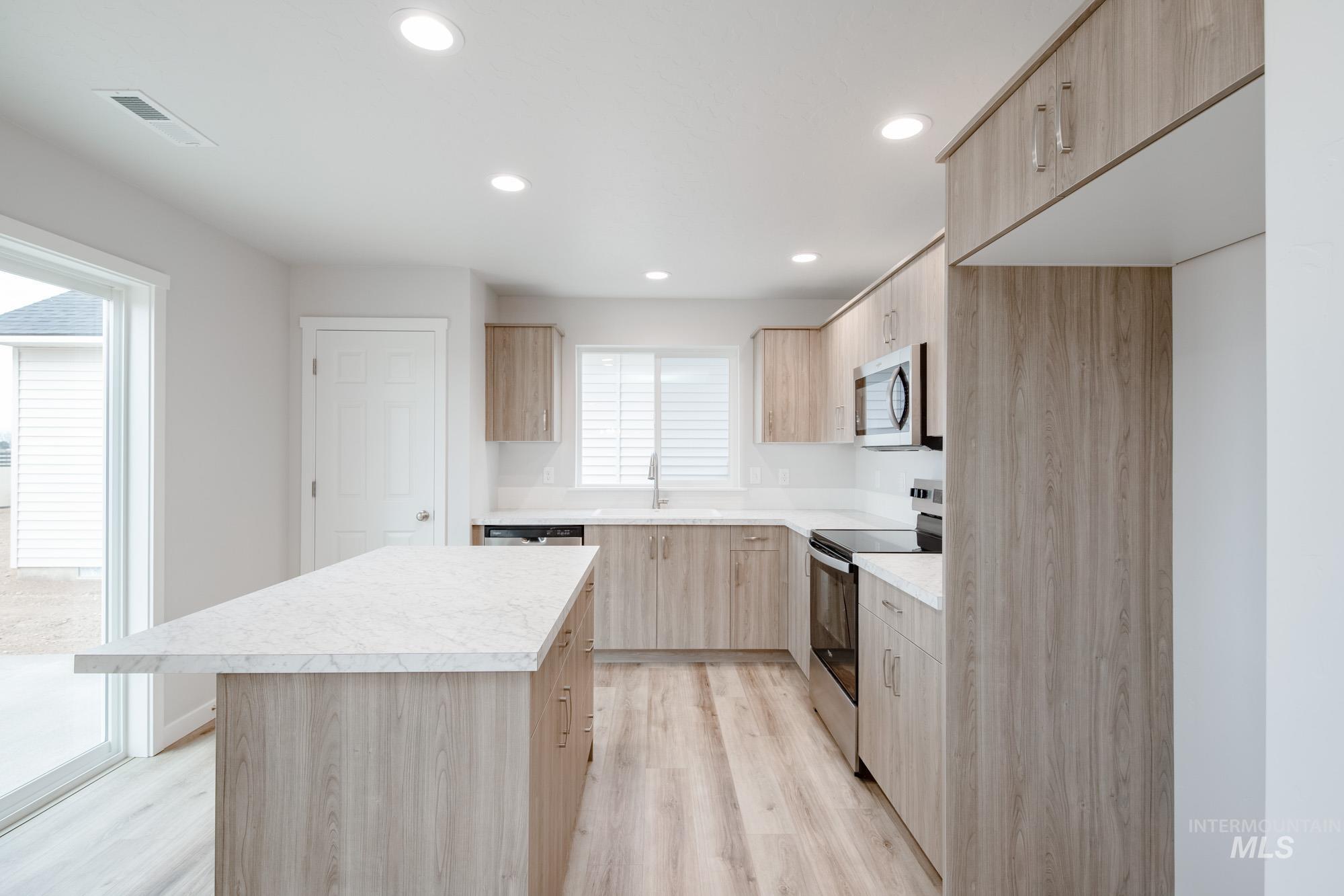 7303 S Bungalow Ave, Meridian, Idaho 83642, 4 Bedrooms, 2.5 Bathrooms, Residential For Sale, Price $444,990,MLS 98970568