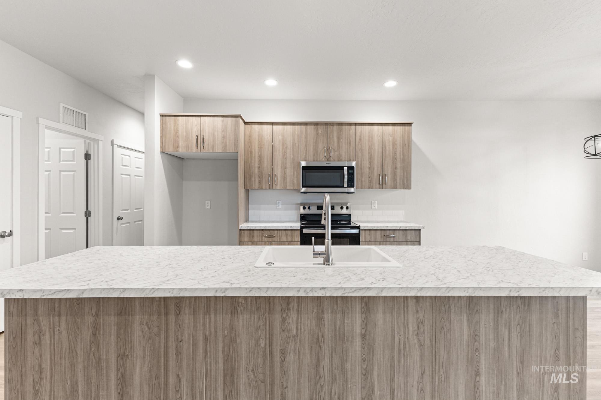 13678 Nisene Ct, Caldwell, Idaho 83607, 4 Bedrooms, 2 Bathrooms, Residential For Sale, Price $409,990,MLS 98970572