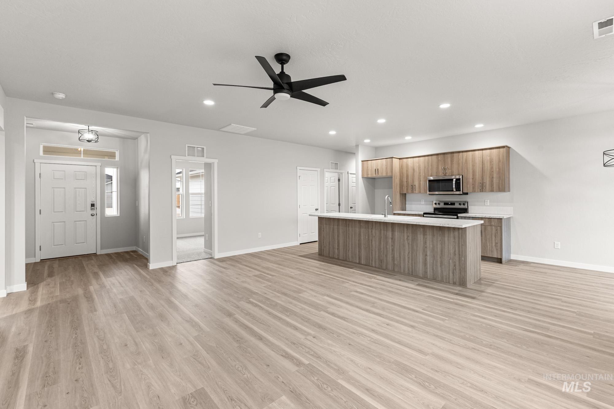 13678 Nisene Ct, Caldwell, Idaho 83607, 4 Bedrooms, 2 Bathrooms, Residential For Sale, Price $409,990,MLS 98970572