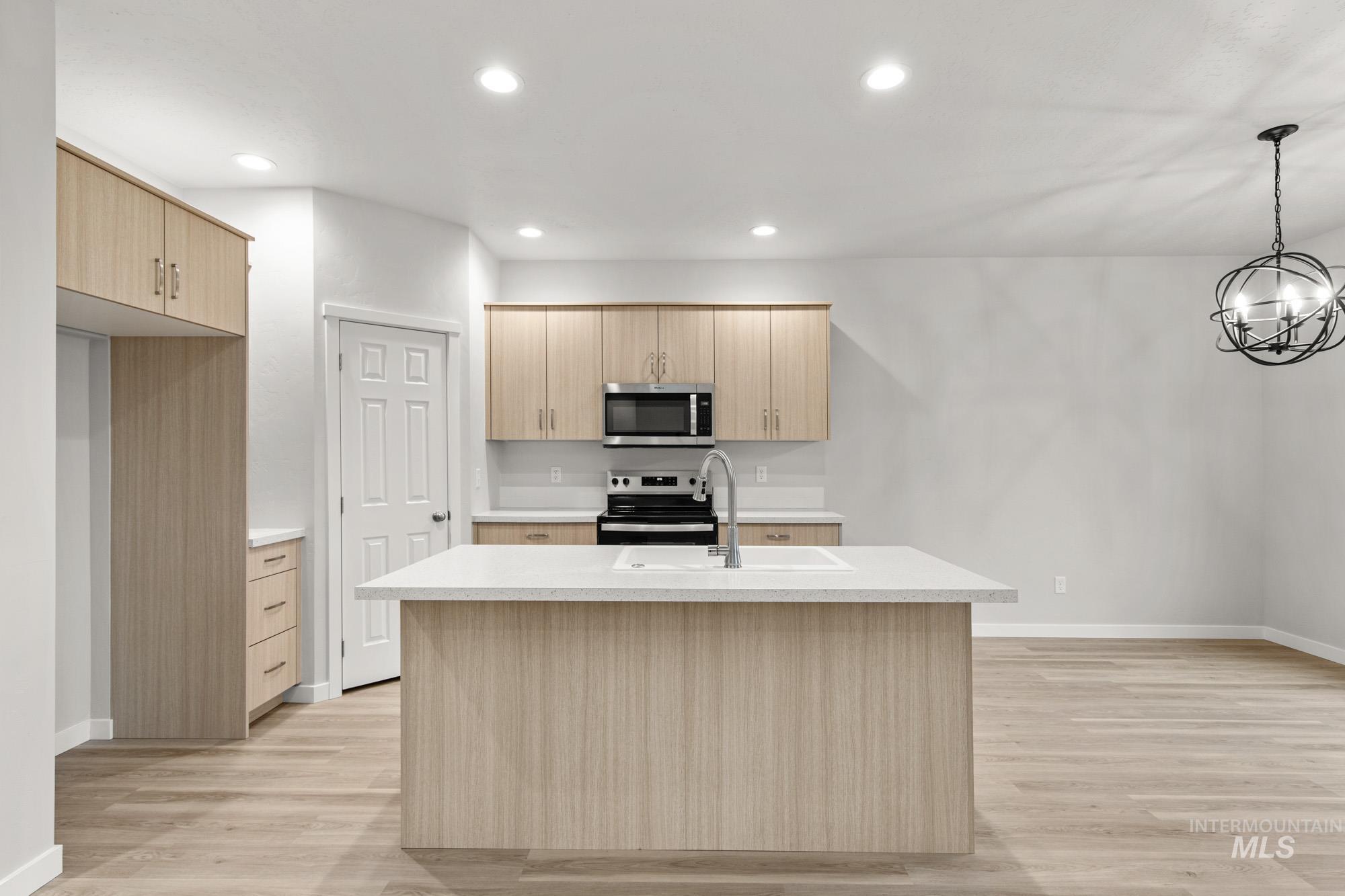 3751 E Jamestown Dr, Nampa, Idaho 83686, 3 Bedrooms, 2 Bathrooms, Residential For Sale, Price $434,990,MLS 98970578