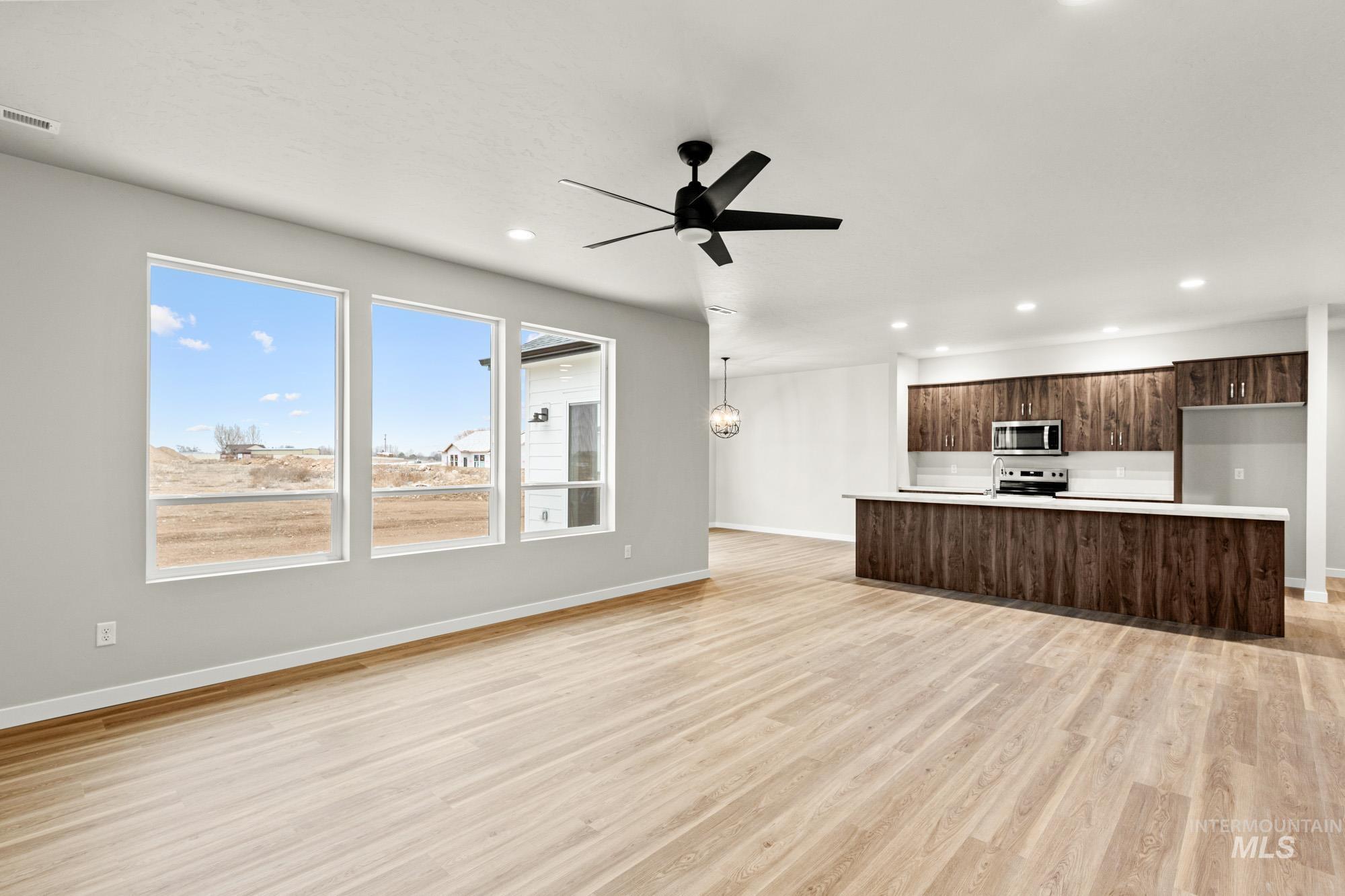 4305 S Red Sox Way, Nampa, Idaho 83686, 4 Bedrooms, 2 Bathrooms, Residential For Sale, Price $507,990,MLS 98970580