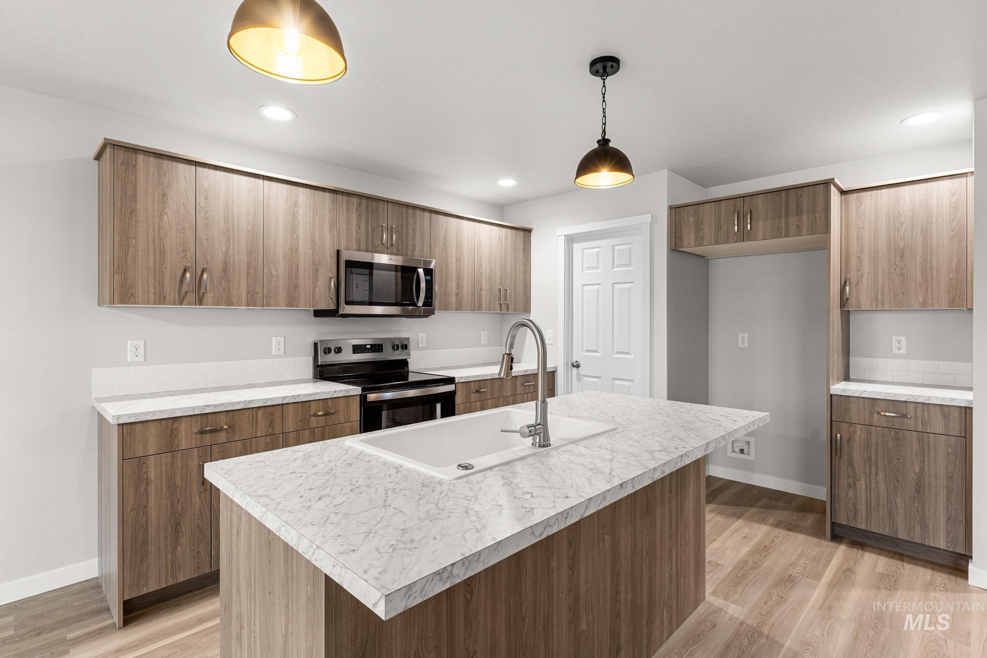 3005 S Maple Ranch Way, Nampa, Idaho 83687, 3 Bedrooms, 2.5 Bathrooms, Residential For Sale, Price $422,990,MLS 98970581