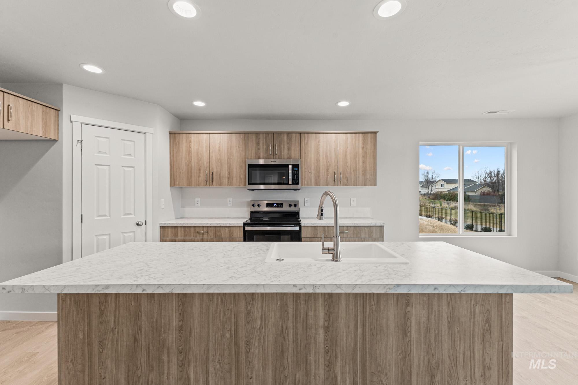 3070 S Maple Ranch Way, Nampa, Idaho 83686, 4 Bedrooms, 3 Bathrooms, Residential For Sale, Price $570,990,MLS 98970582