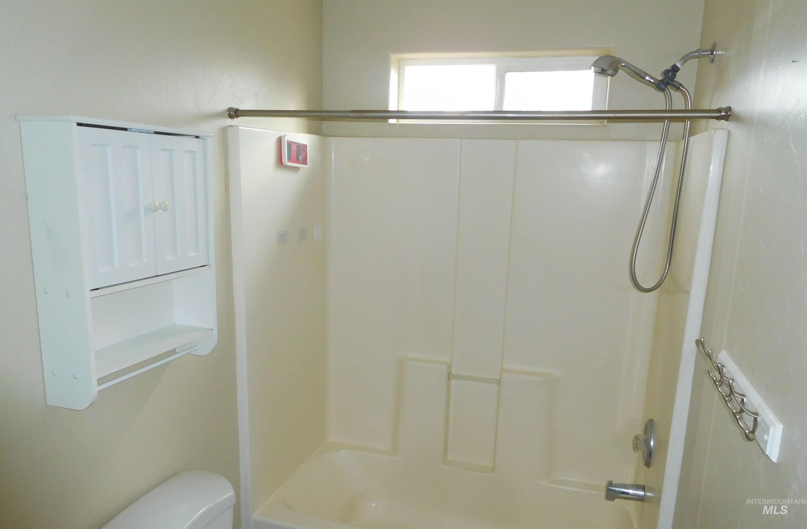 930 W 4th Street, Fairfield, Idaho 83327, 4 Bedrooms, 2 Bathrooms, Residential For Sale, Price $284,900, 98970585