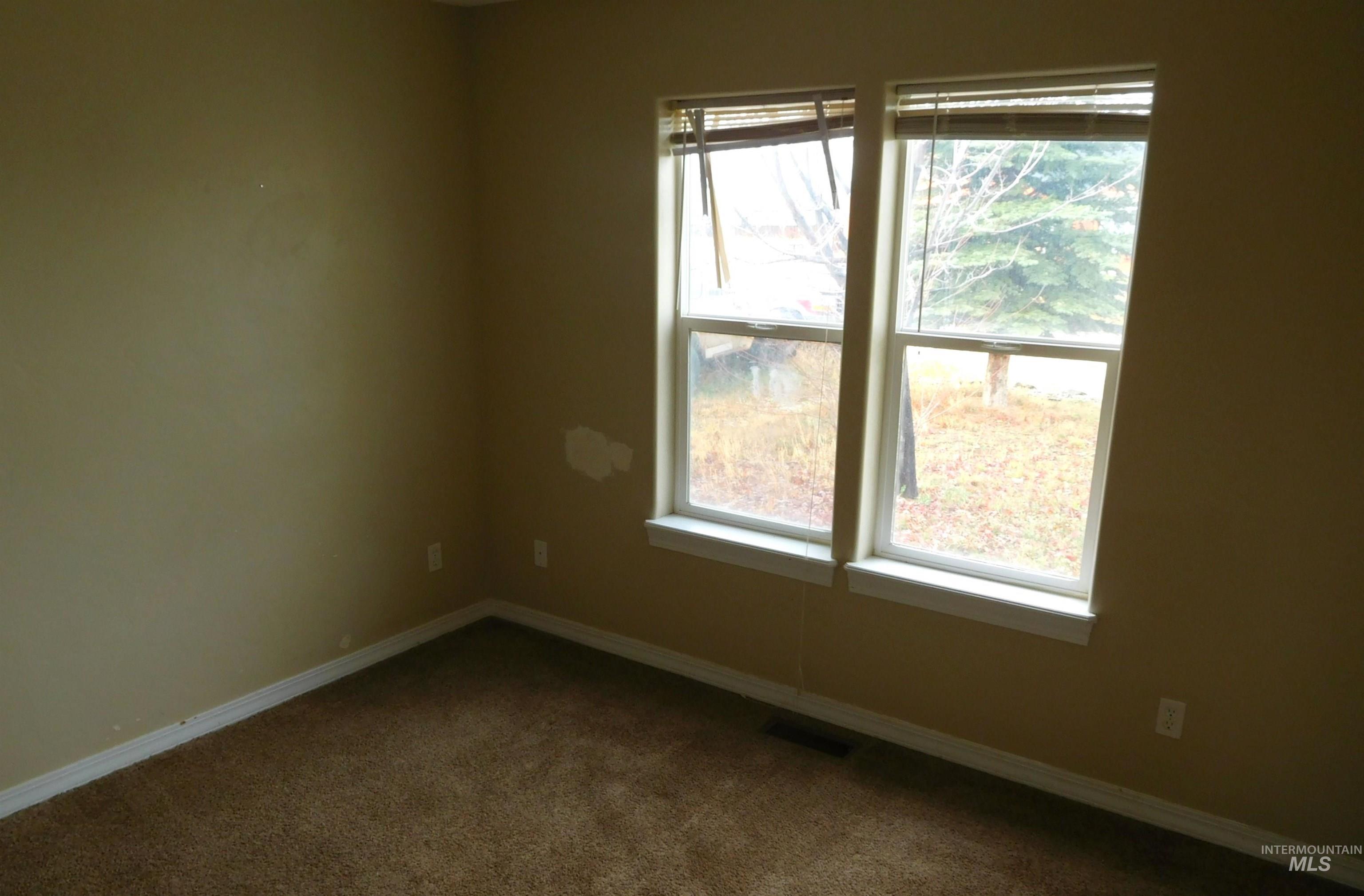 930 W 4th Street, Fairfield, Idaho 83327, 4 Bedrooms, 2 Bathrooms, Residential For Sale, Price $284,900, 98970585