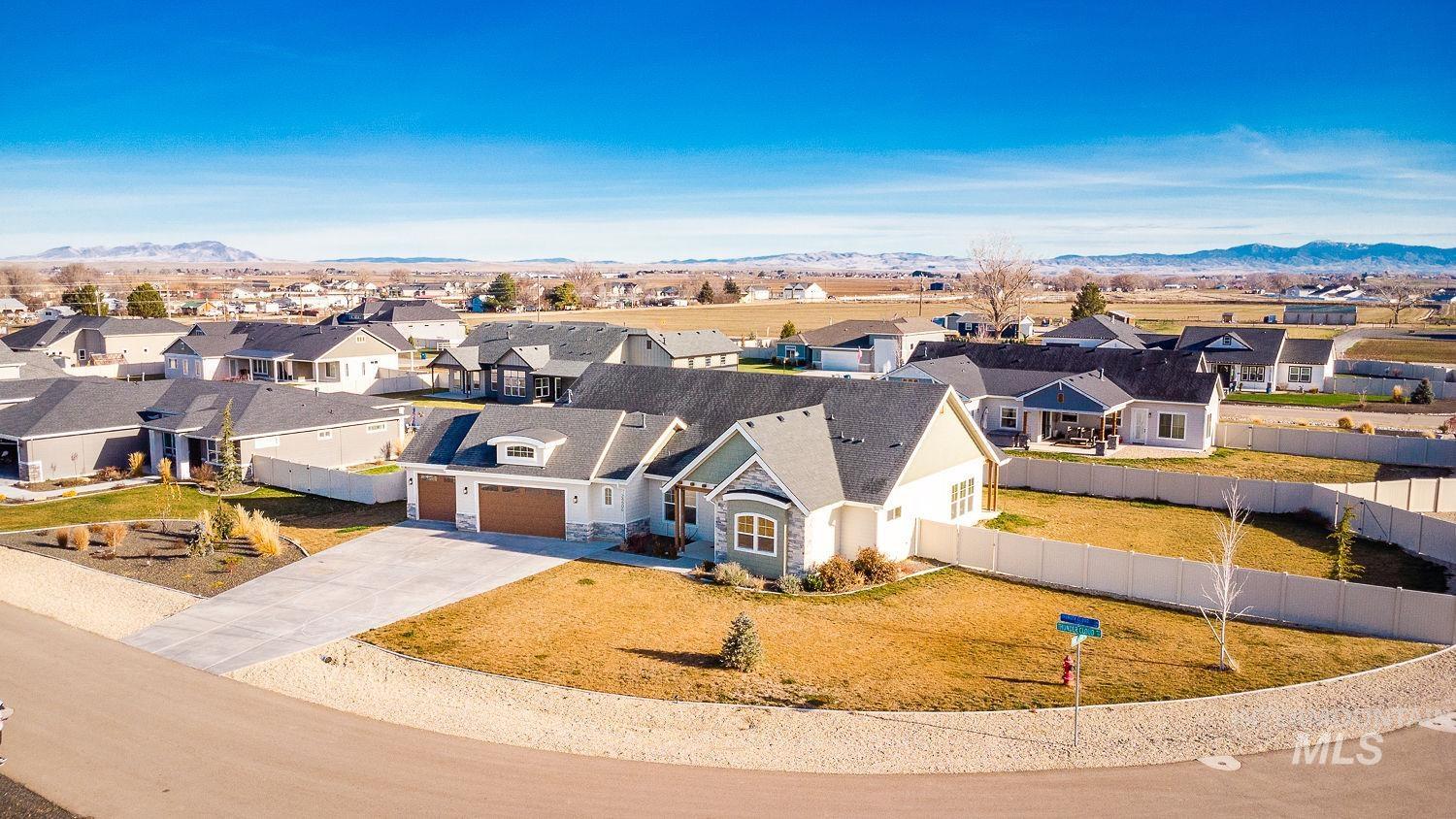 24806 Thunder Cloud St, Middleton, Idaho 83644, 3 Bedrooms, 3 Bathrooms, Residential For Sale, Price $825,000, 98970590