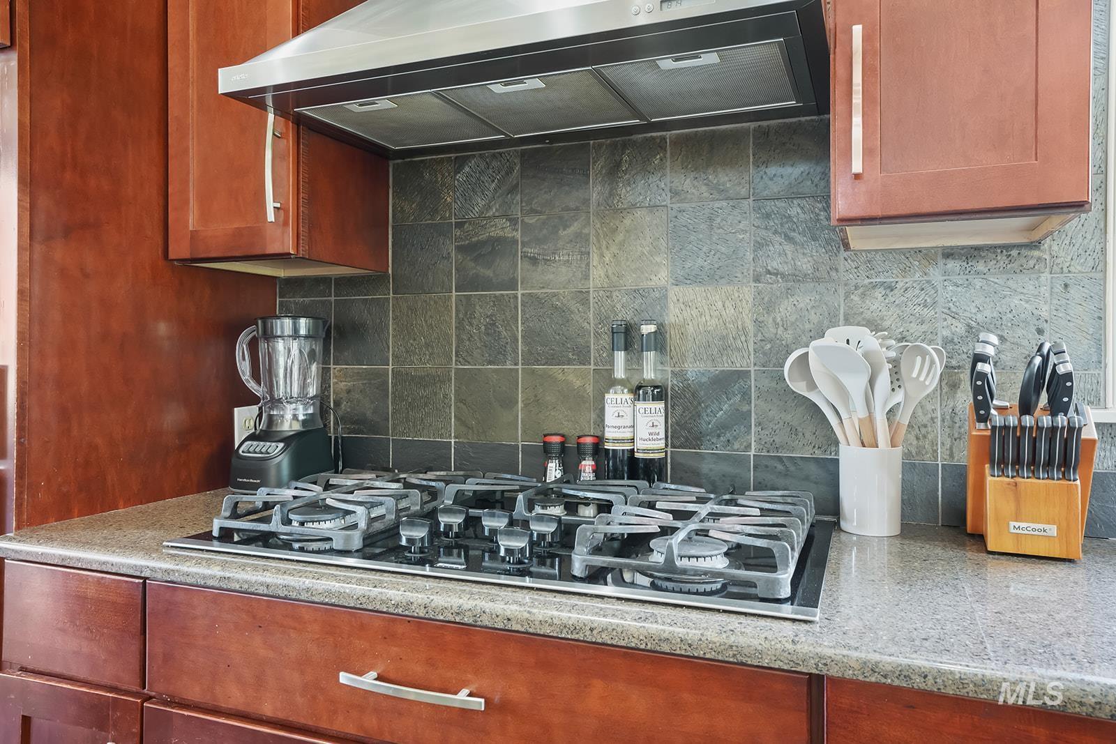 5327 N Red Hills Pl., Meridian, Idaho 83646, 4 Bedrooms, 2.5 Bathrooms, Residential For Sale, Price $699,999,MLS 98970593