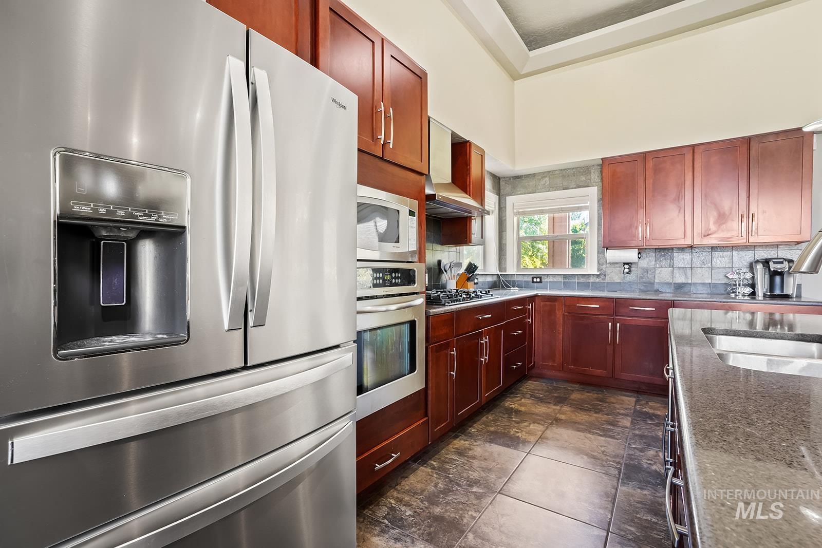 5327 N Red Hills Pl., Meridian, Idaho 83646, 4 Bedrooms, 2.5 Bathrooms, Residential For Sale, Price $699,999,MLS 98970593