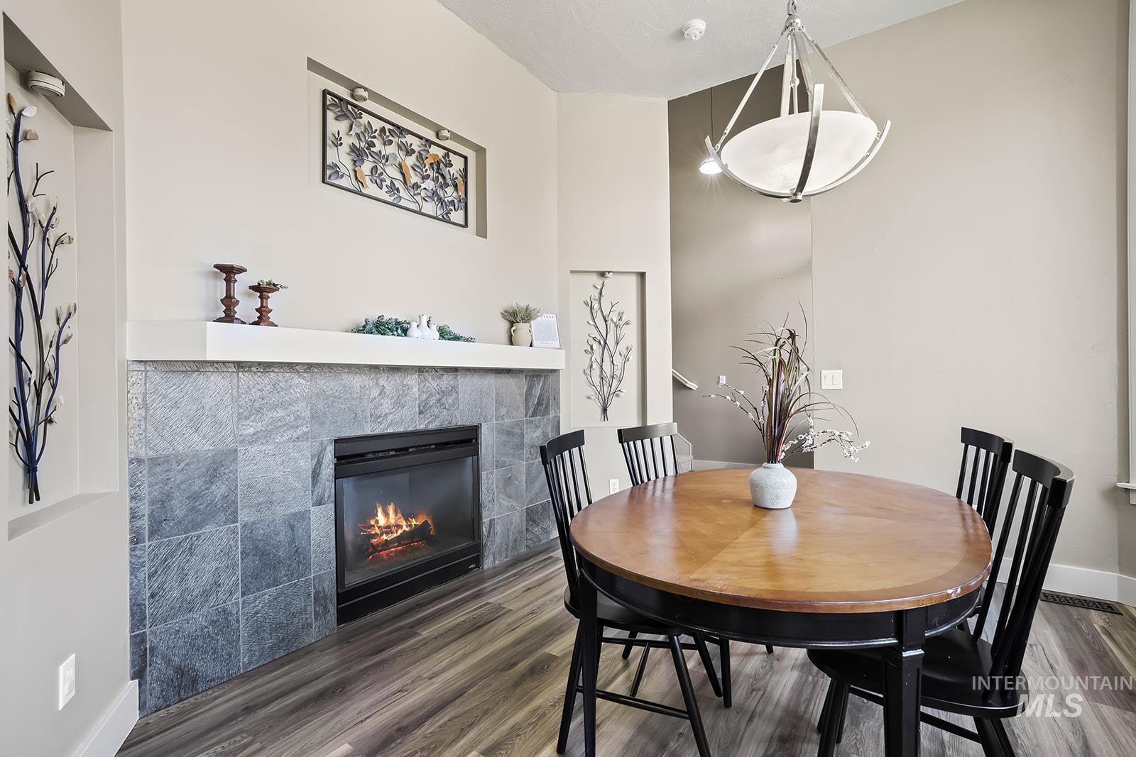 5327 N Red Hills Pl., Meridian, Idaho 83646, 4 Bedrooms, 2.5 Bathrooms, Residential For Sale, Price $699,999,MLS 98970593