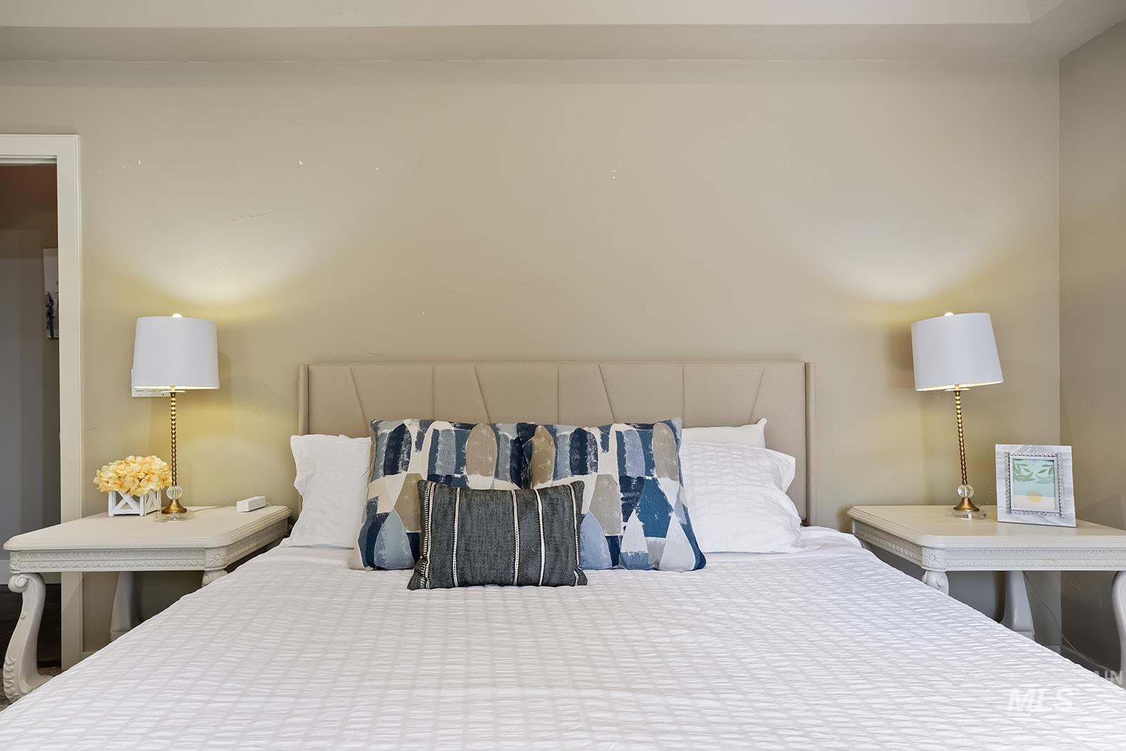 5327 N Red Hills Pl., Meridian, Idaho 83646, 4 Bedrooms, 2.5 Bathrooms, Residential For Sale, Price $699,999,MLS 98970593