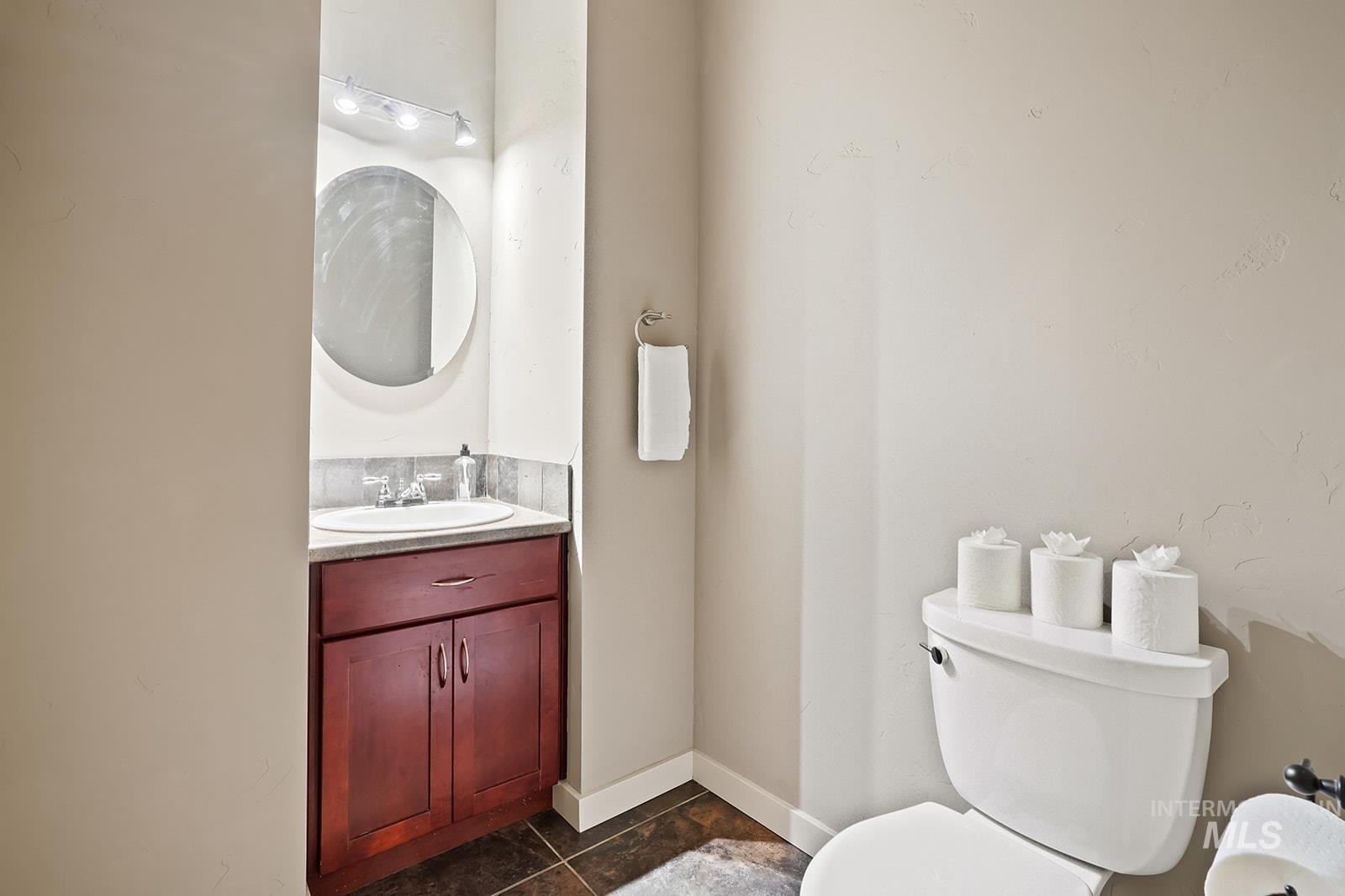 5327 N Red Hills Pl., Meridian, Idaho 83646, 4 Bedrooms, 2.5 Bathrooms, Residential For Sale, Price $699,999,MLS 98970593