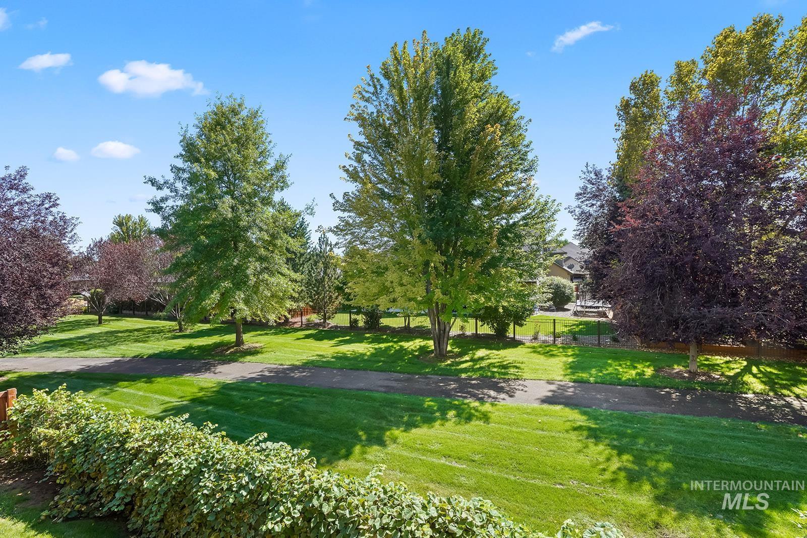 5327 N Red Hills Pl., Meridian, Idaho 83646, 4 Bedrooms, 2.5 Bathrooms, Residential For Sale, Price $699,999,MLS 98970593