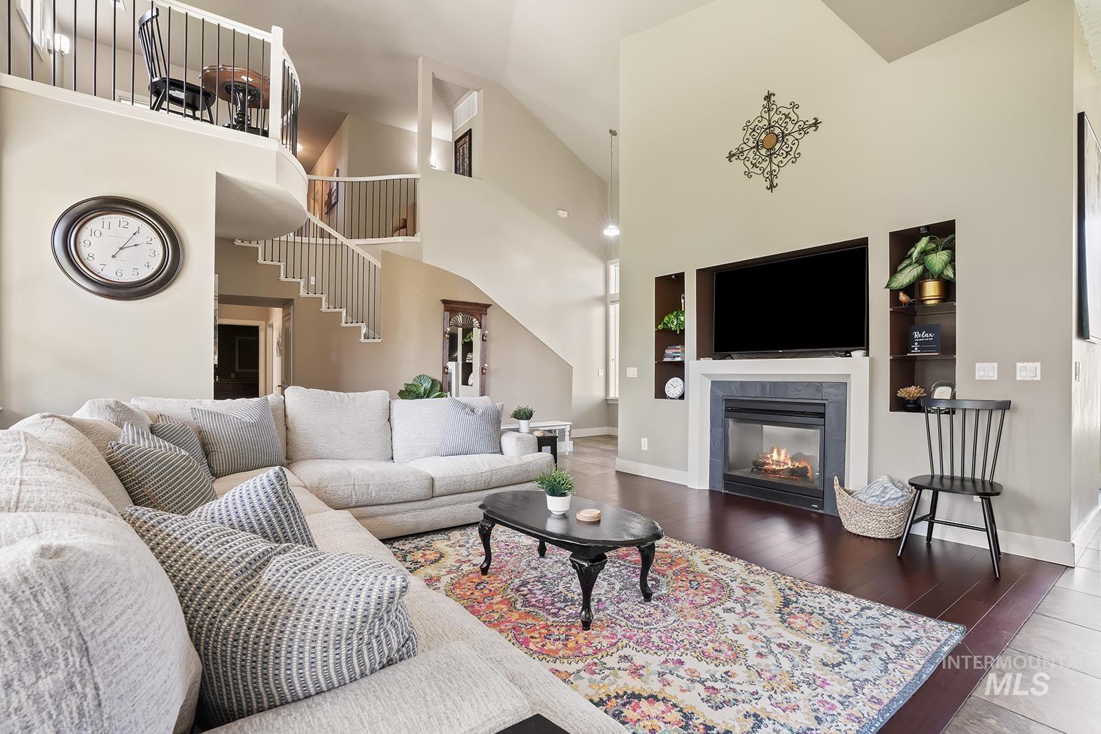 5327 N Red Hills Pl., Meridian, Idaho 83646, 4 Bedrooms, 2.5 Bathrooms, Residential For Sale, Price $699,999,MLS 98970593