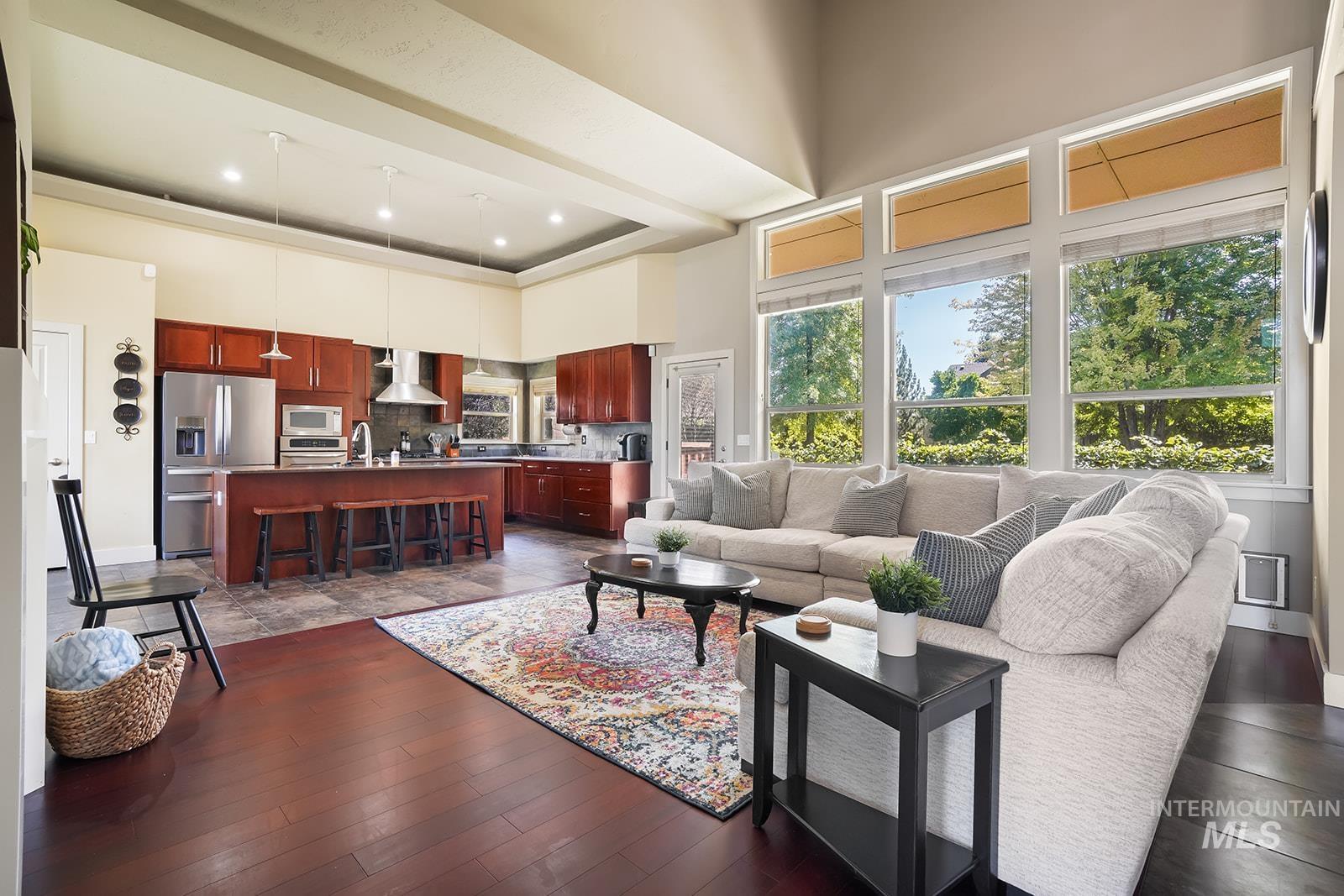 5327 N Red Hills Pl., Meridian, Idaho 83646, 4 Bedrooms, 2.5 Bathrooms, Residential For Sale, Price $699,999,MLS 98970593