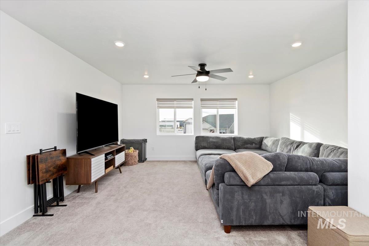 122 Insight Ct, Middleton, Idaho 83644, 5 Bedrooms, 4.5 Bathrooms, Residential For Sale, Price $720,000,MLS 98970596