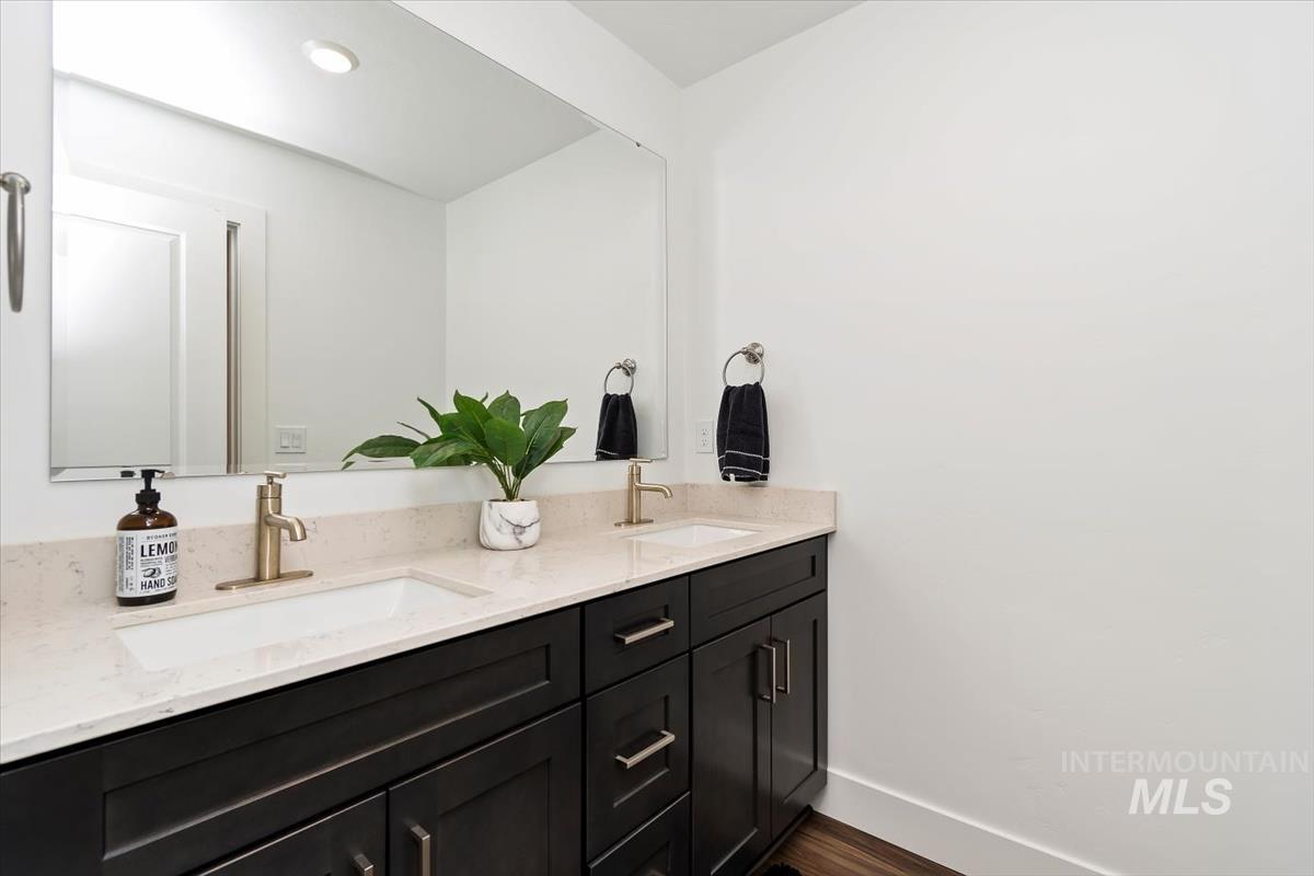 122 Insight Ct, Middleton, Idaho 83644, 5 Bedrooms, 4.5 Bathrooms, Residential For Sale, Price $720,000,MLS 98970596