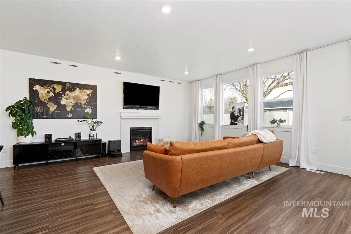 122 Insight Ct, Middleton, Idaho 83644, 5 Bedrooms, 4.5 Bathrooms, Residential For Sale, Price $720,000,MLS 98970596