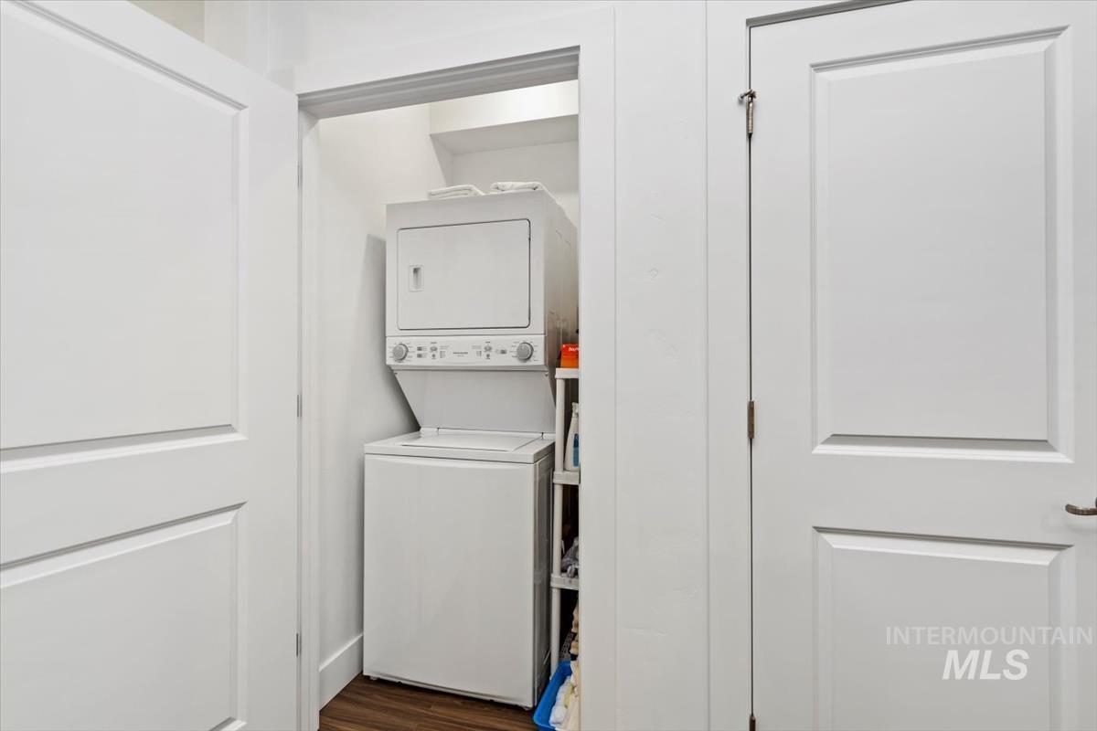 122 Insight Ct, Middleton, Idaho 83644, 5 Bedrooms, 4.5 Bathrooms, Residential For Sale, Price $720,000,MLS 98970596