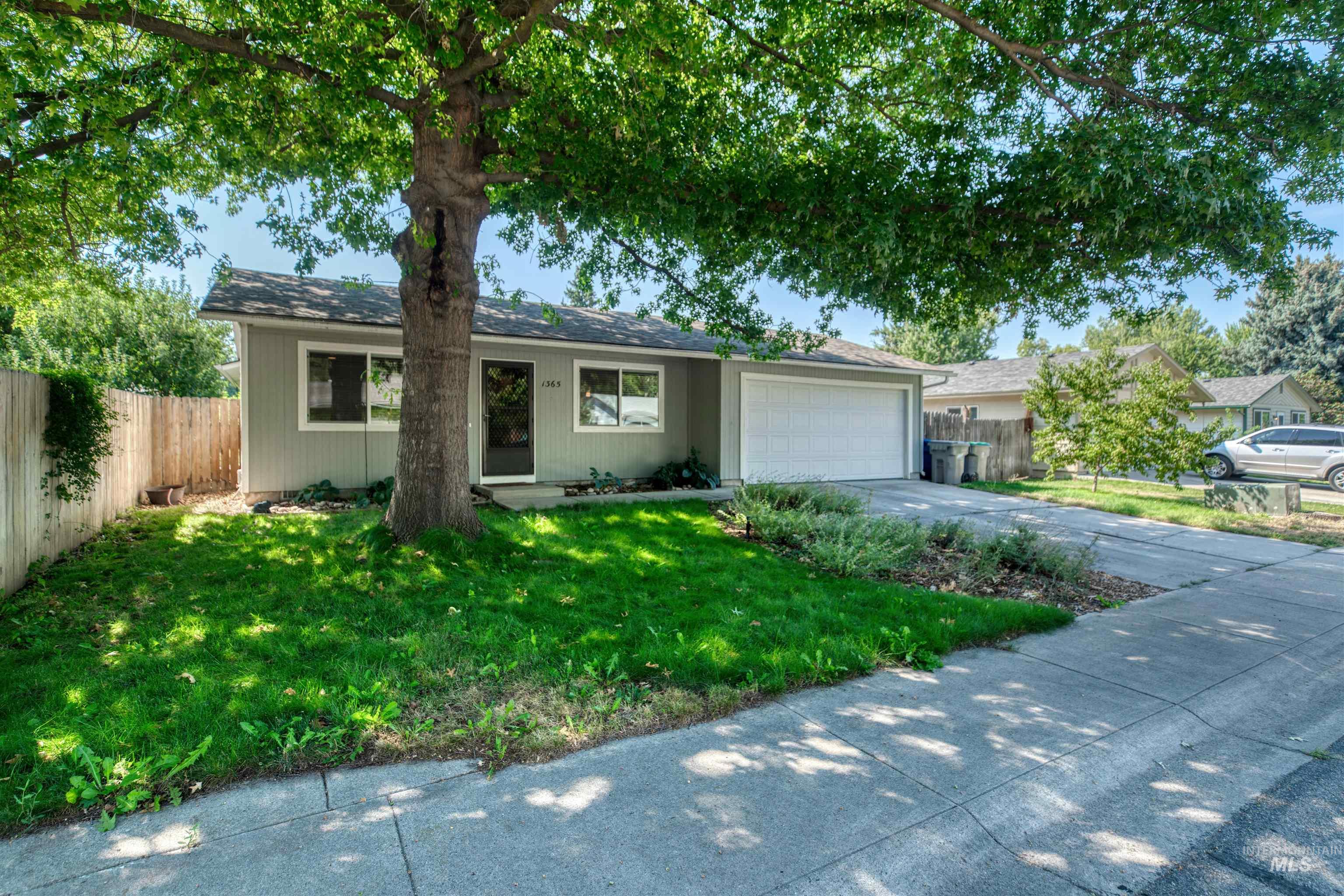 1365 E Rayburn Ct, Boise, Idaho 83706, 2 Bedrooms, 2 Bathrooms, Residential For Sale, Price $439,000, 98970597