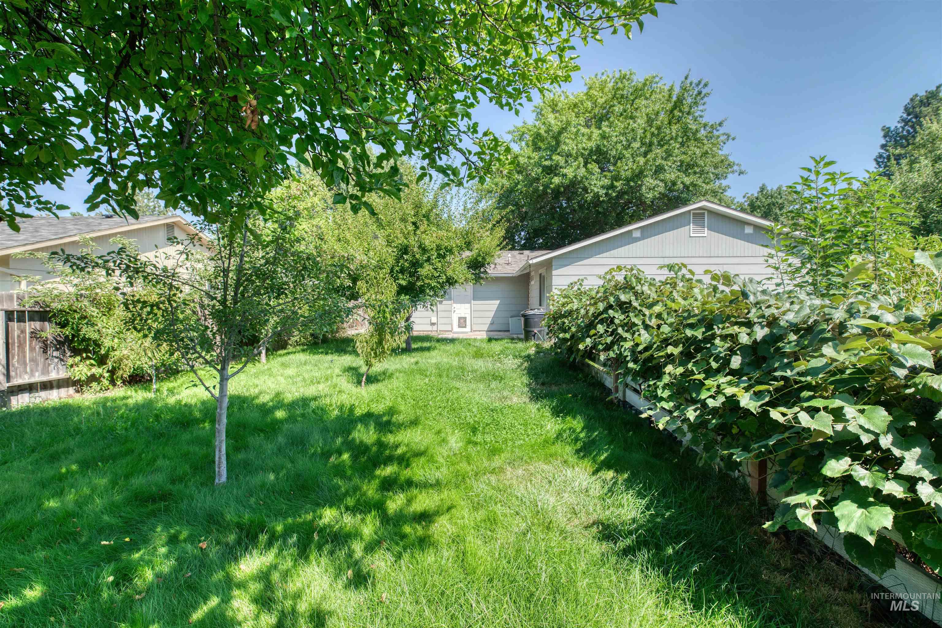 1365 E Rayburn Ct, Boise, Idaho 83706, 2 Bedrooms, 2 Bathrooms, Residential For Sale, Price $439,000, 98970597