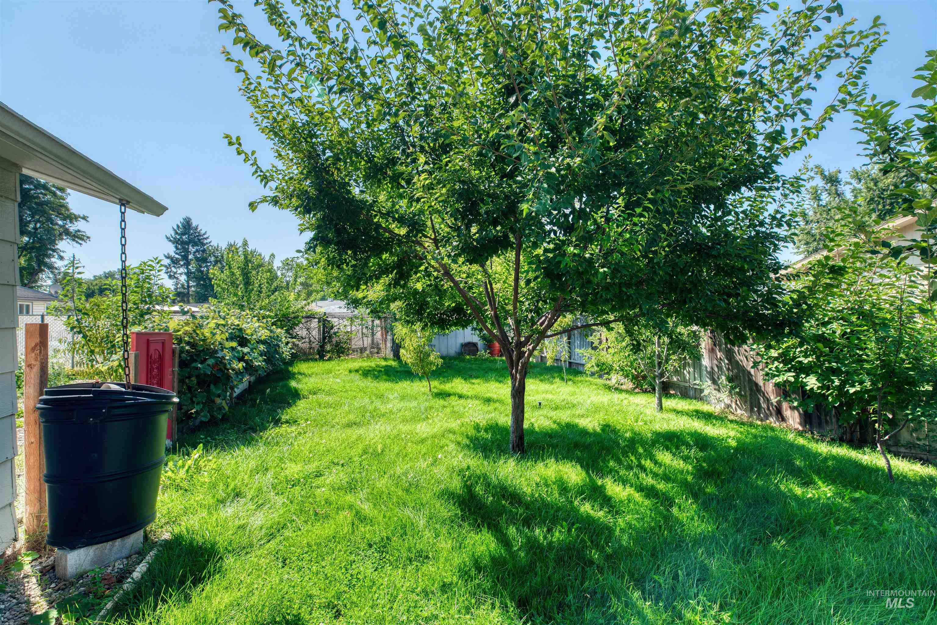 1365 E Rayburn Ct, Boise, Idaho 83706, 2 Bedrooms, 2 Bathrooms, Residential For Sale, Price $439,000, 98970597