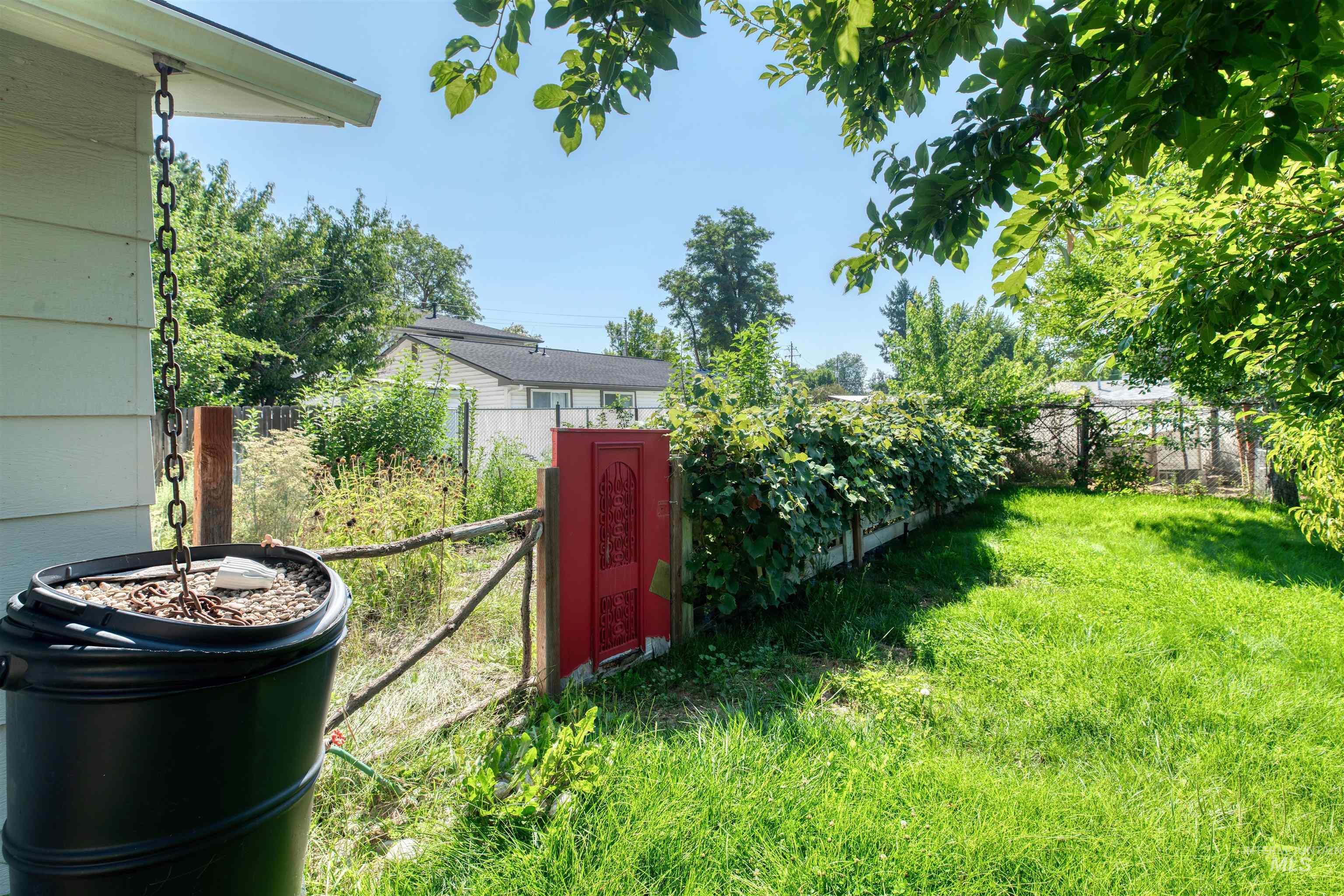 1365 E Rayburn Ct, Boise, Idaho 83706, 2 Bedrooms, 2 Bathrooms, Residential For Sale, Price $439,000, 98970597