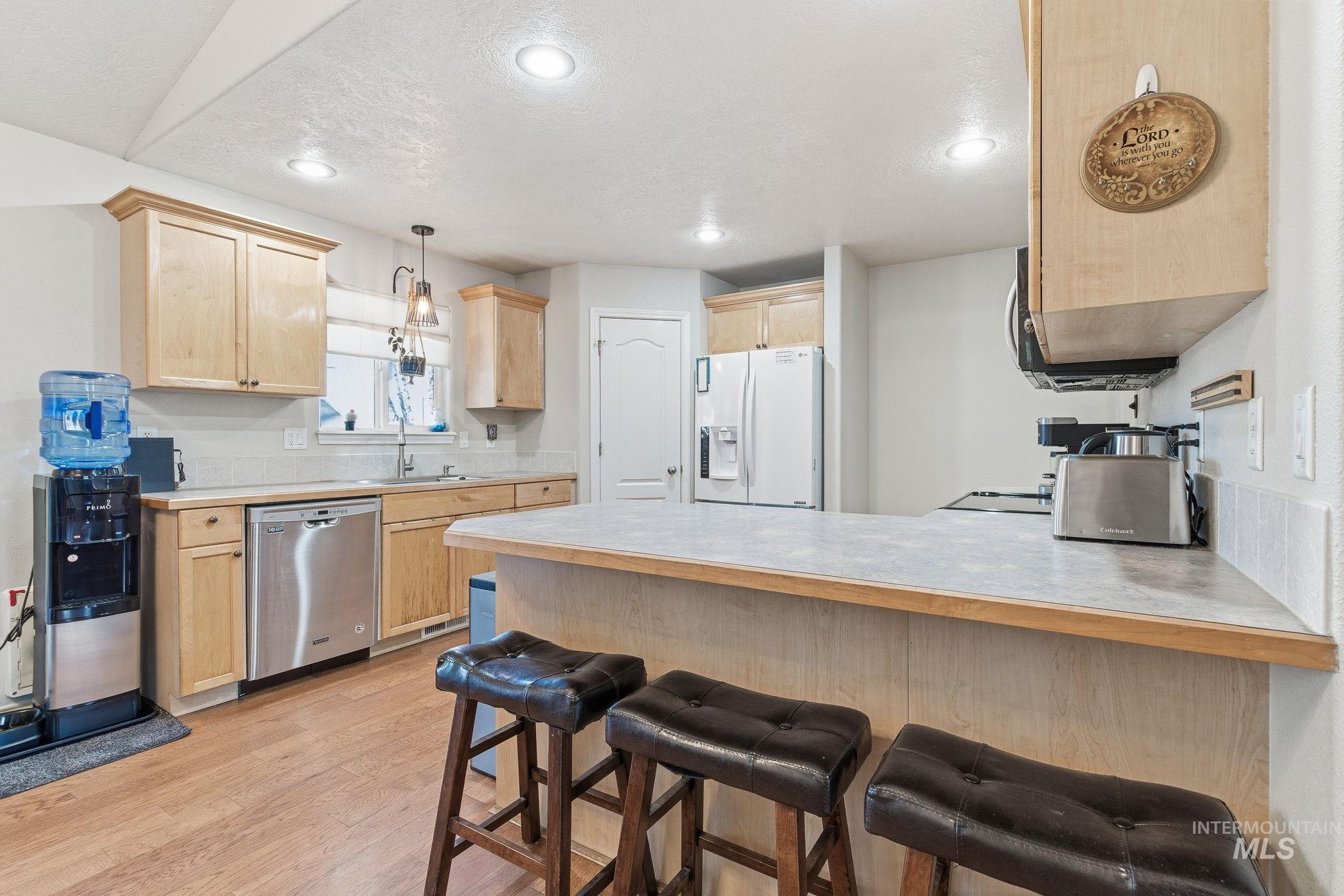 3125 N High Desert, Meridian, Idaho 83642, 4 Bedrooms, 2 Bathrooms, Residential For Sale, Price $495,000, 98970599