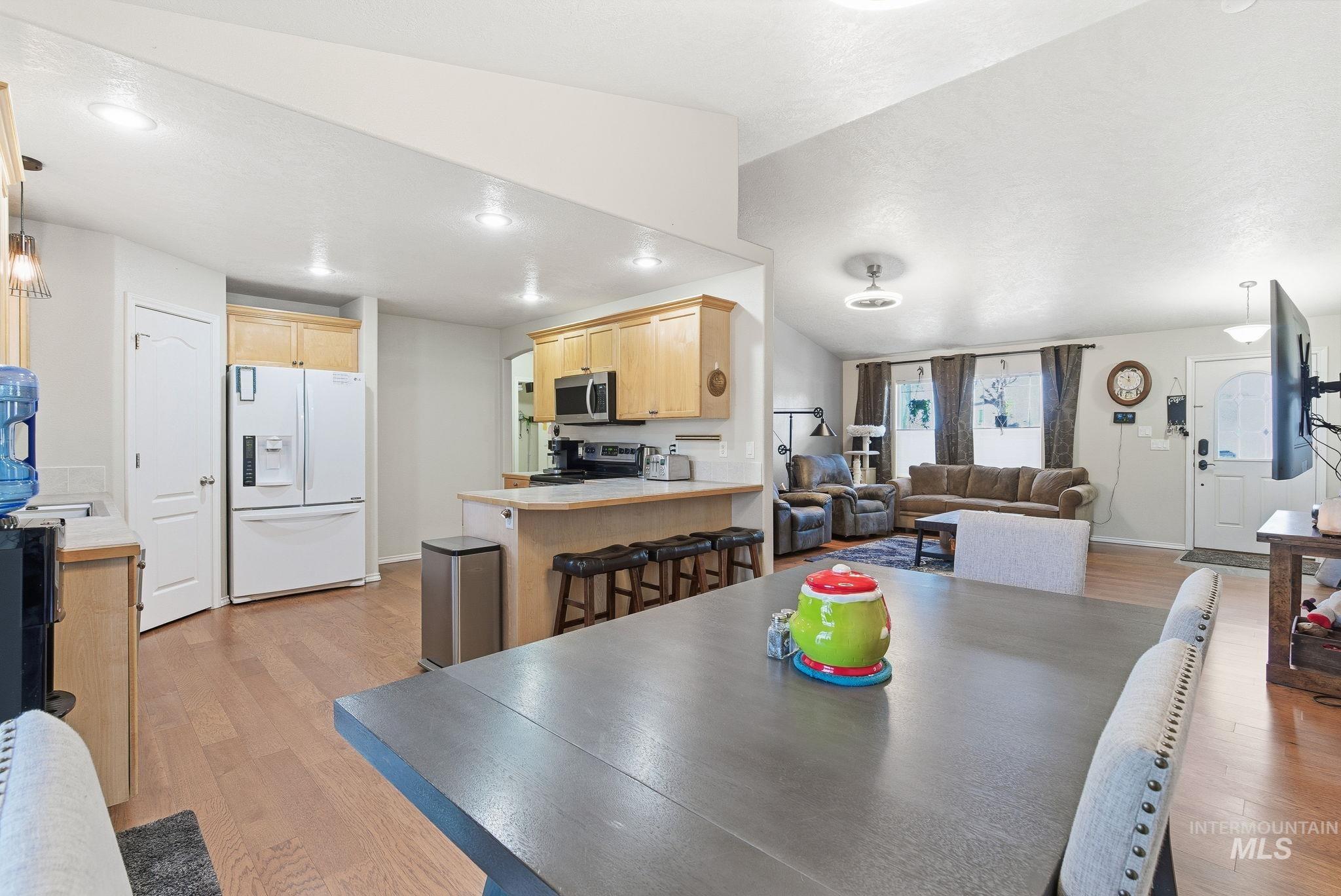 3125 N High Desert, Meridian, Idaho 83642, 4 Bedrooms, 2 Bathrooms, Residential For Sale, Price $495,000, 98970599