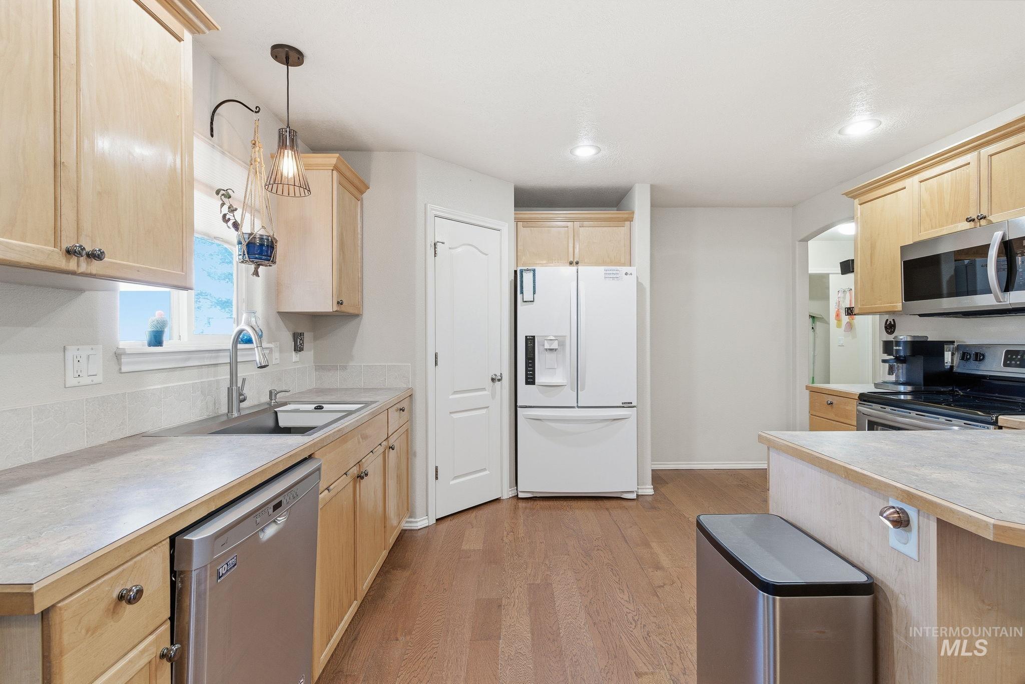 3125 N High Desert, Meridian, Idaho 83642, 4 Bedrooms, 2 Bathrooms, Residential For Sale, Price $495,000, 98970599