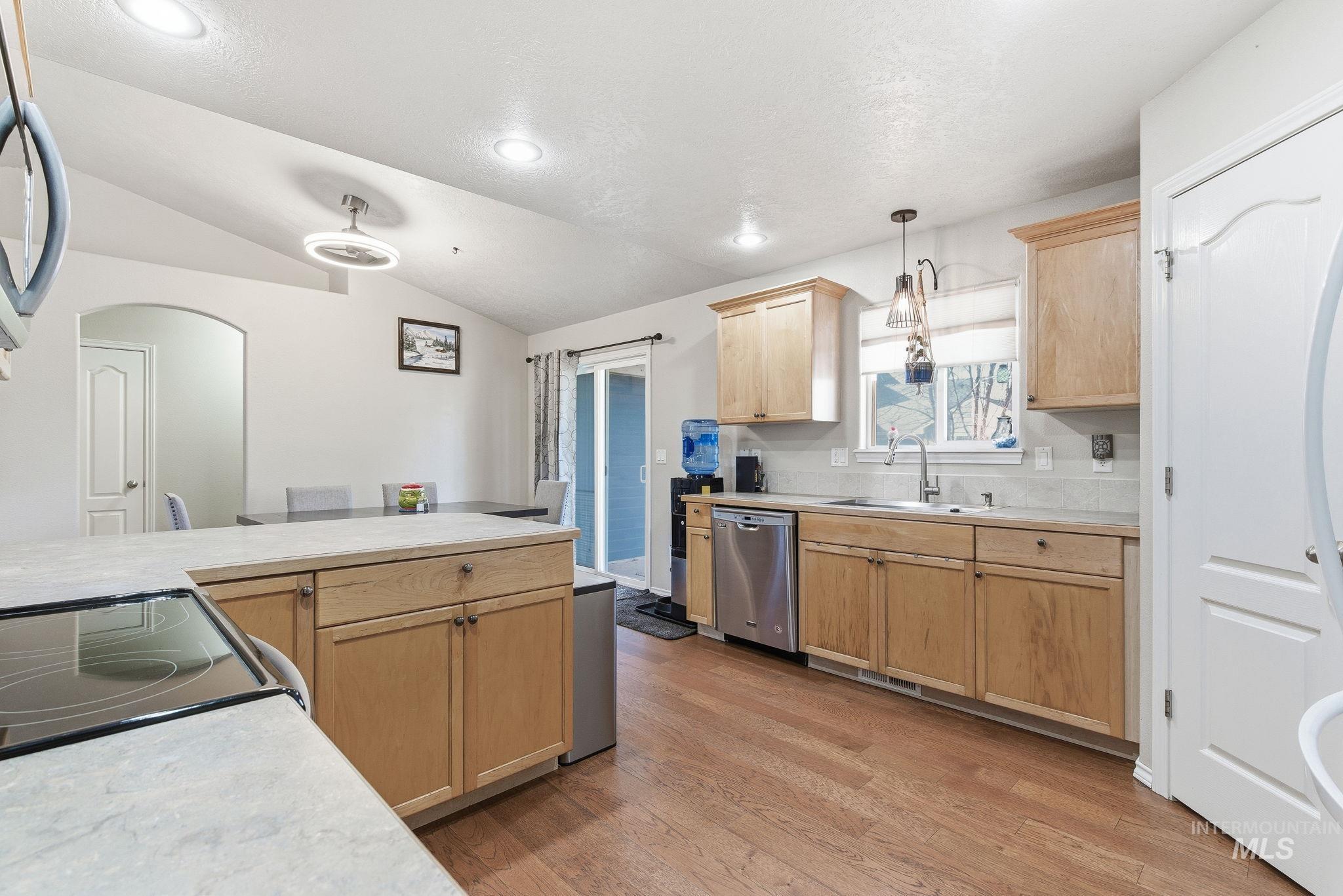 3125 N High Desert, Meridian, Idaho 83642, 4 Bedrooms, 2 Bathrooms, Residential For Sale, Price $495,000, 98970599