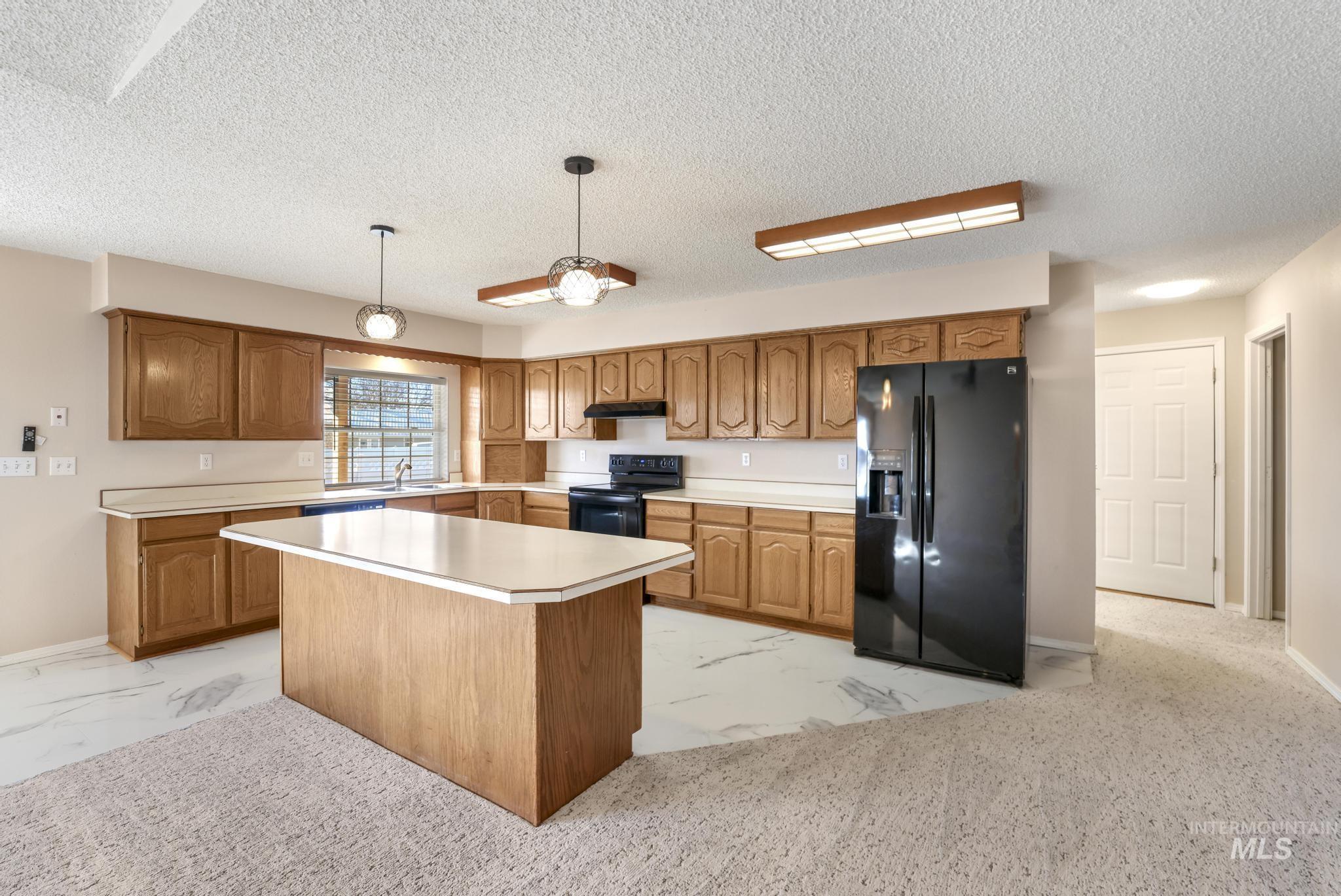 360 E Main, Hagerman, Idaho 83332, 3 Bedrooms, 2.5 Bathrooms, Residential For Sale, Price $520,000,MLS 98970603