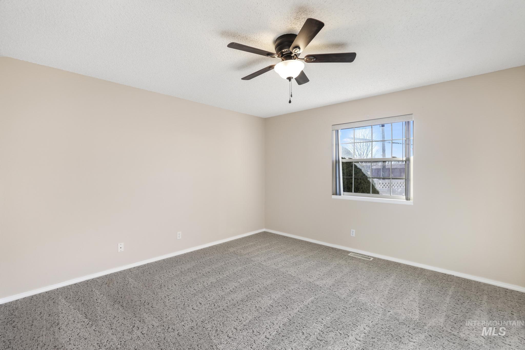 360 E Main, Hagerman, Idaho 83332, 3 Bedrooms, 2.5 Bathrooms, Residential For Sale, Price $520,000, 98970603