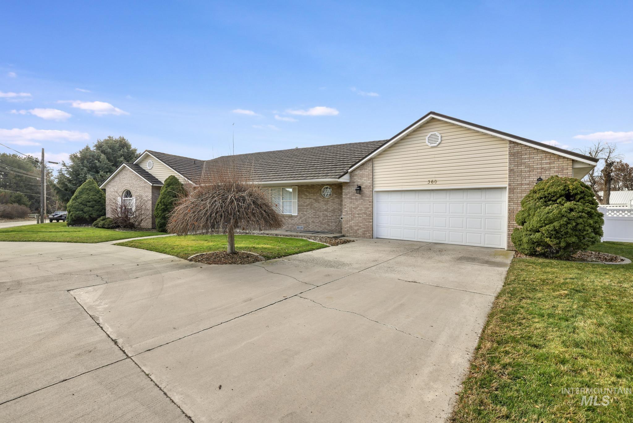 360 E Main, Hagerman, Idaho 83332, 3 Bedrooms, 2.5 Bathrooms, Residential For Sale, Price $520,000, 98970603