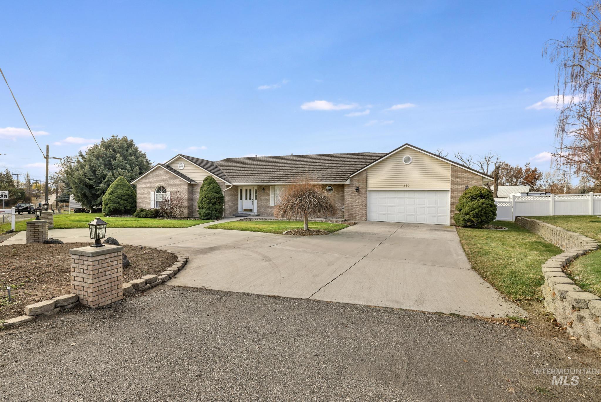 360 E Main, Hagerman, Idaho 83332, 3 Bedrooms, 2.5 Bathrooms, Residential For Sale, Price $520,000, 98970603