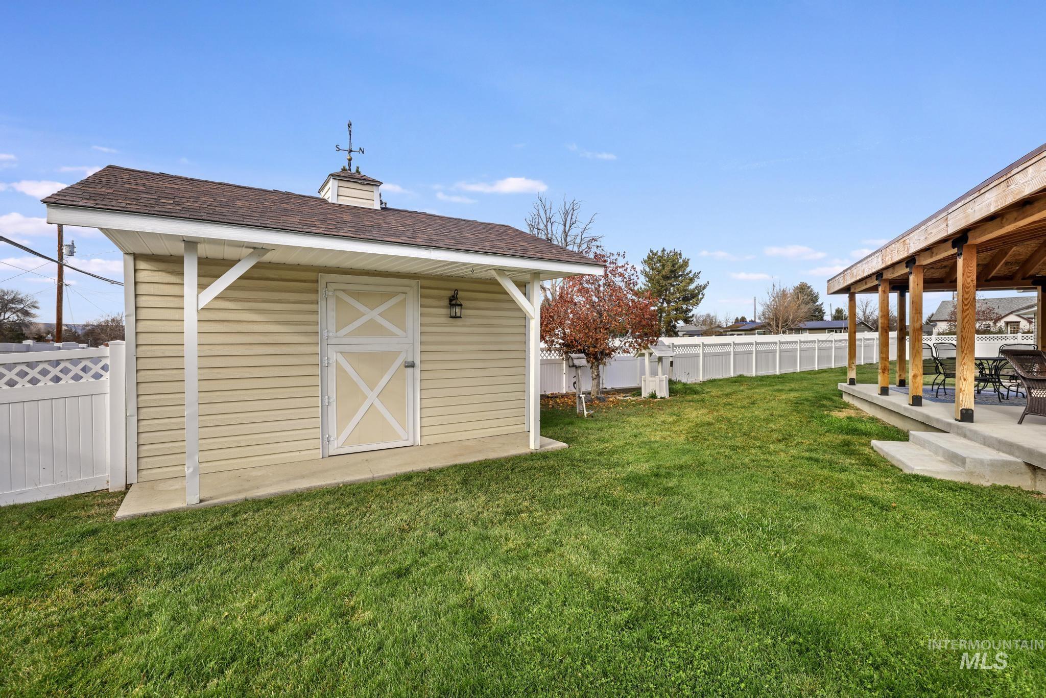 360 E Main, Hagerman, Idaho 83332, 3 Bedrooms, 2.5 Bathrooms, Residential For Sale, Price $520,000,MLS 98970603