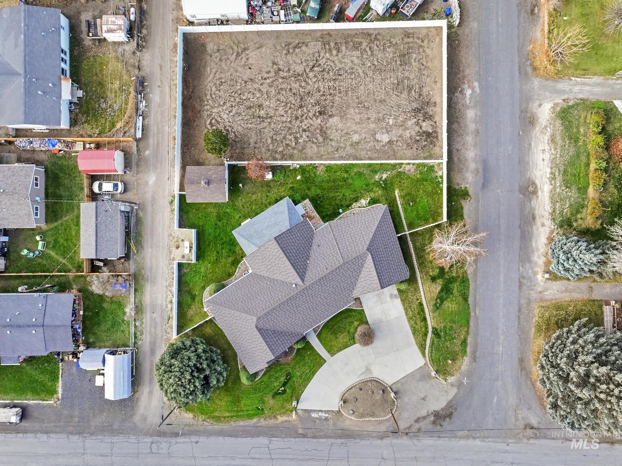 360 E Main, Hagerman, Idaho 83332, 3 Bedrooms, 2.5 Bathrooms, Residential For Sale, Price $520,000, 98970603