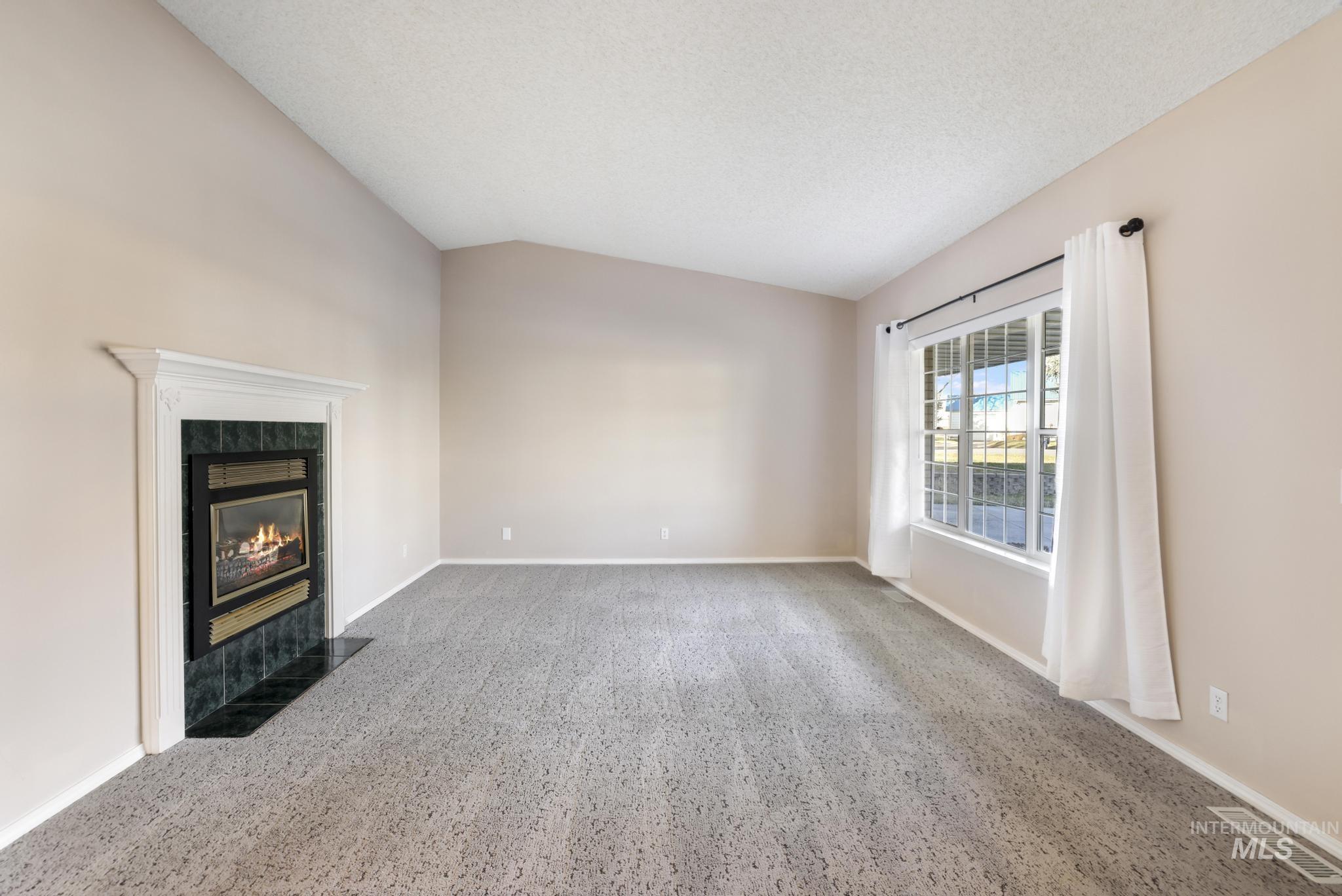 360 E Main, Hagerman, Idaho 83332, 3 Bedrooms, 2.5 Bathrooms, Residential For Sale, Price $520,000,MLS 98970603