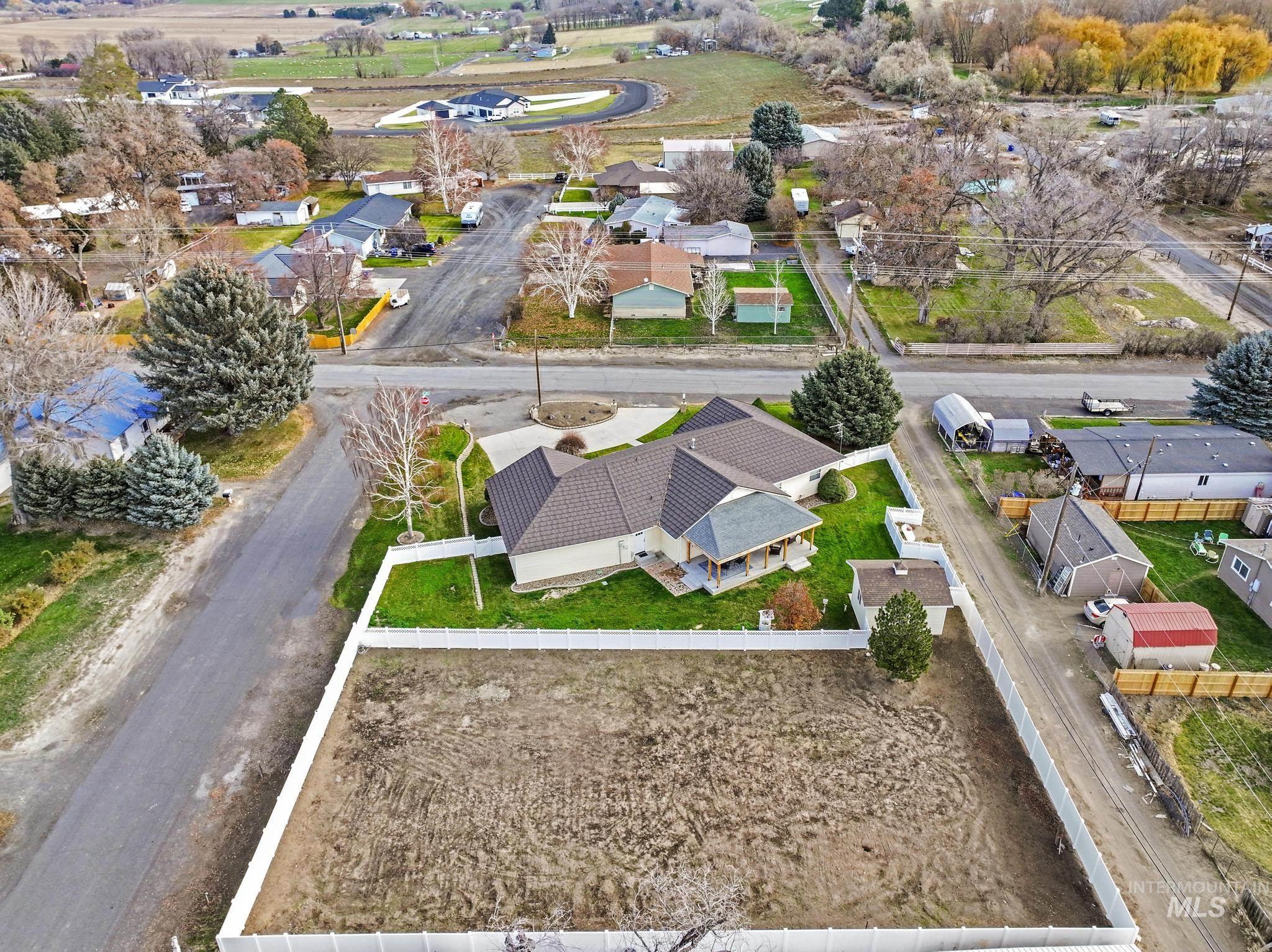 360 E Main, Hagerman, Idaho 83332, 3 Bedrooms, 2.5 Bathrooms, Residential For Sale, Price $520,000, 98970603