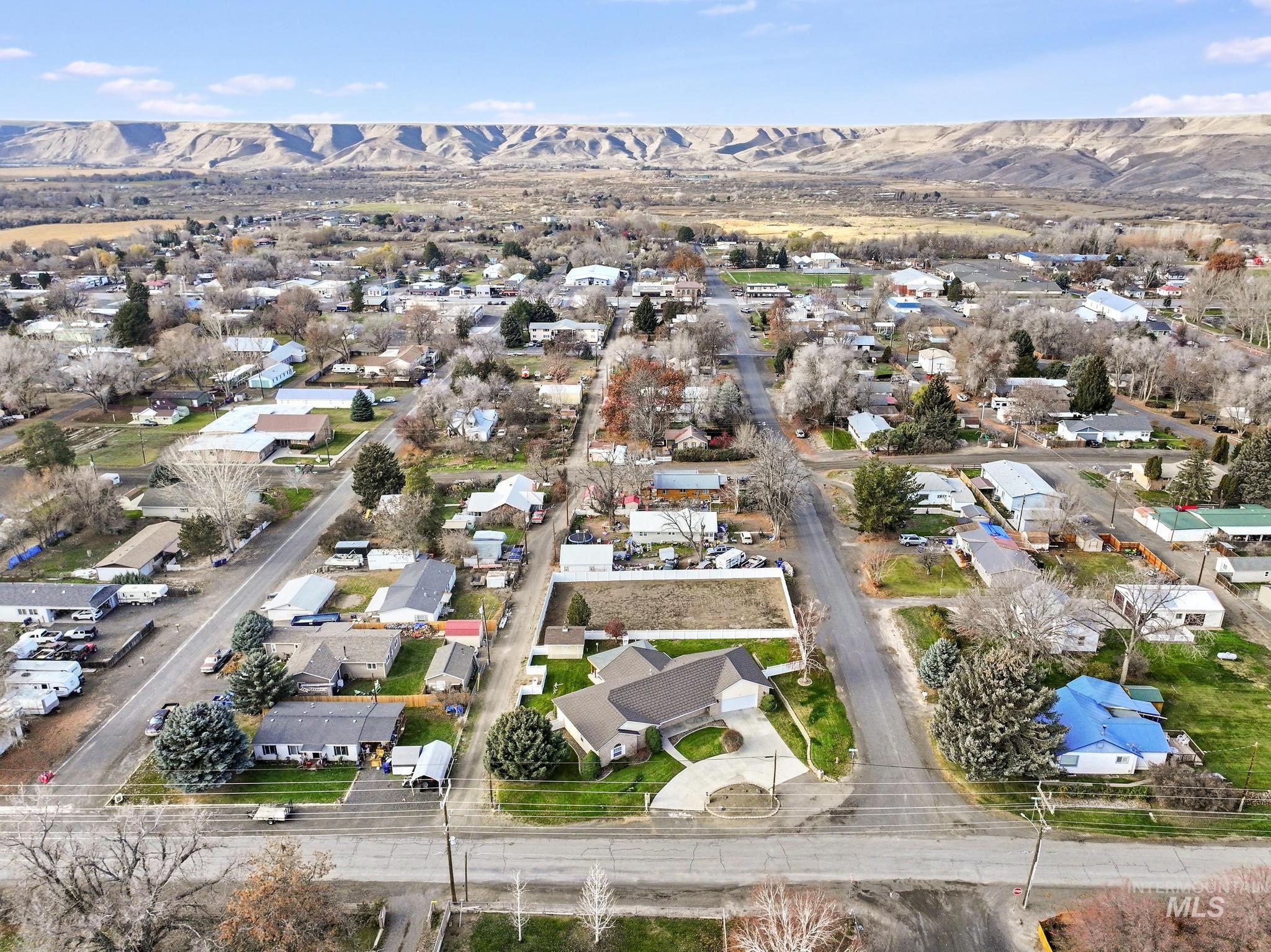 360 E Main, Hagerman, Idaho 83332, 3 Bedrooms, 2.5 Bathrooms, Residential For Sale, Price $520,000, 98970603