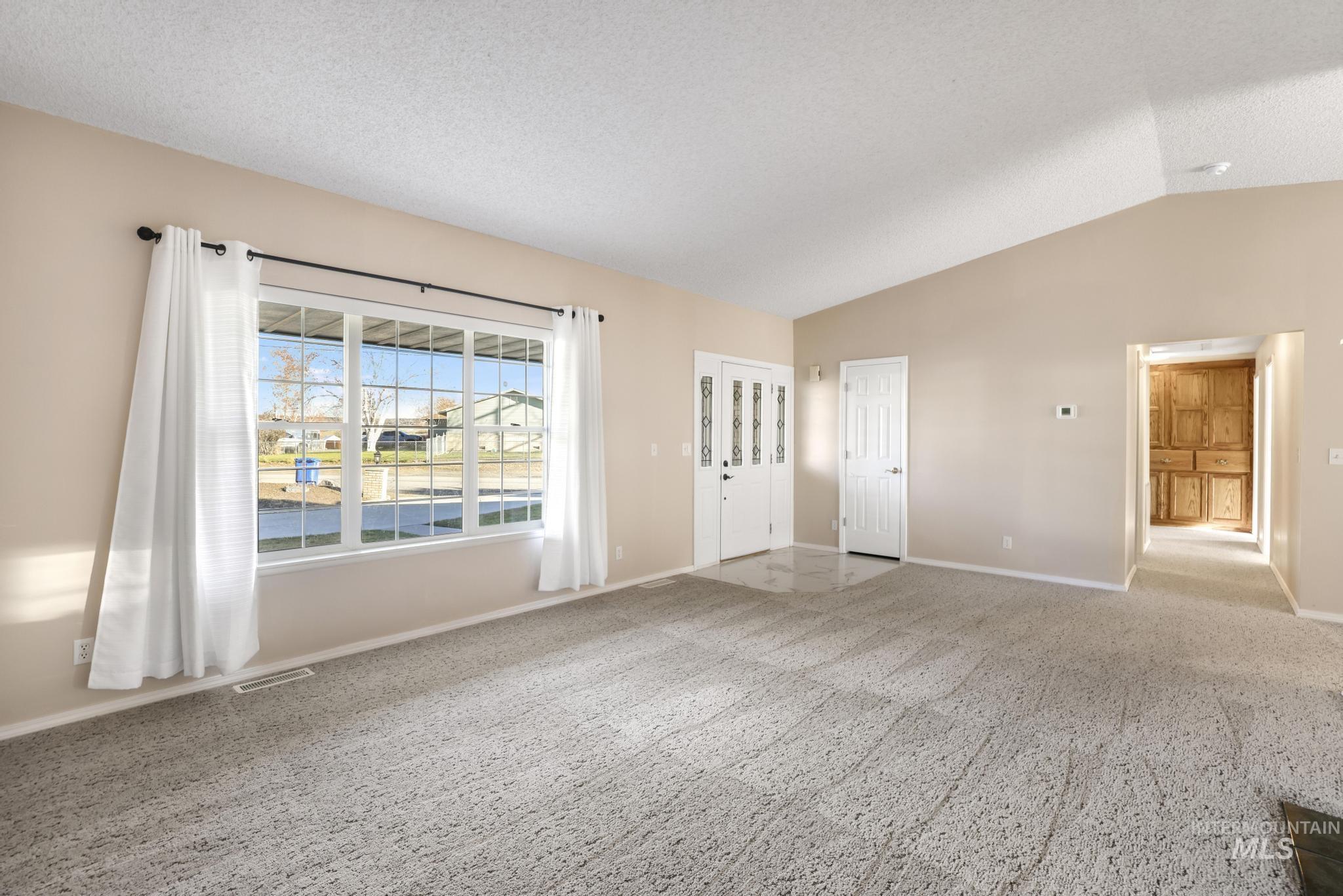 360 E Main, Hagerman, Idaho 83332, 3 Bedrooms, 2.5 Bathrooms, Residential For Sale, Price $520,000,MLS 98970603